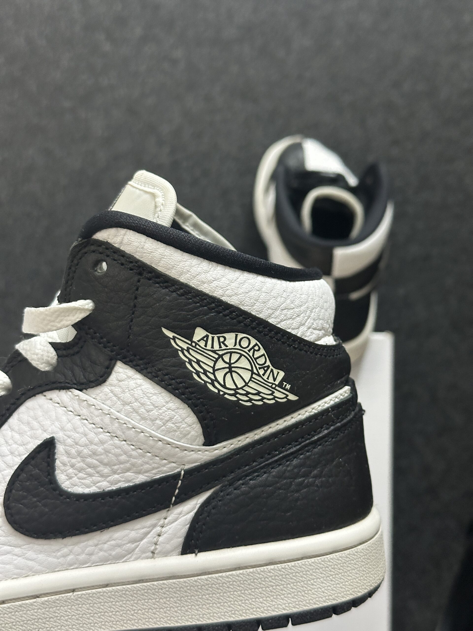 Air Jordan 1 Mid SE Split Black White EU 38 - immagine 7