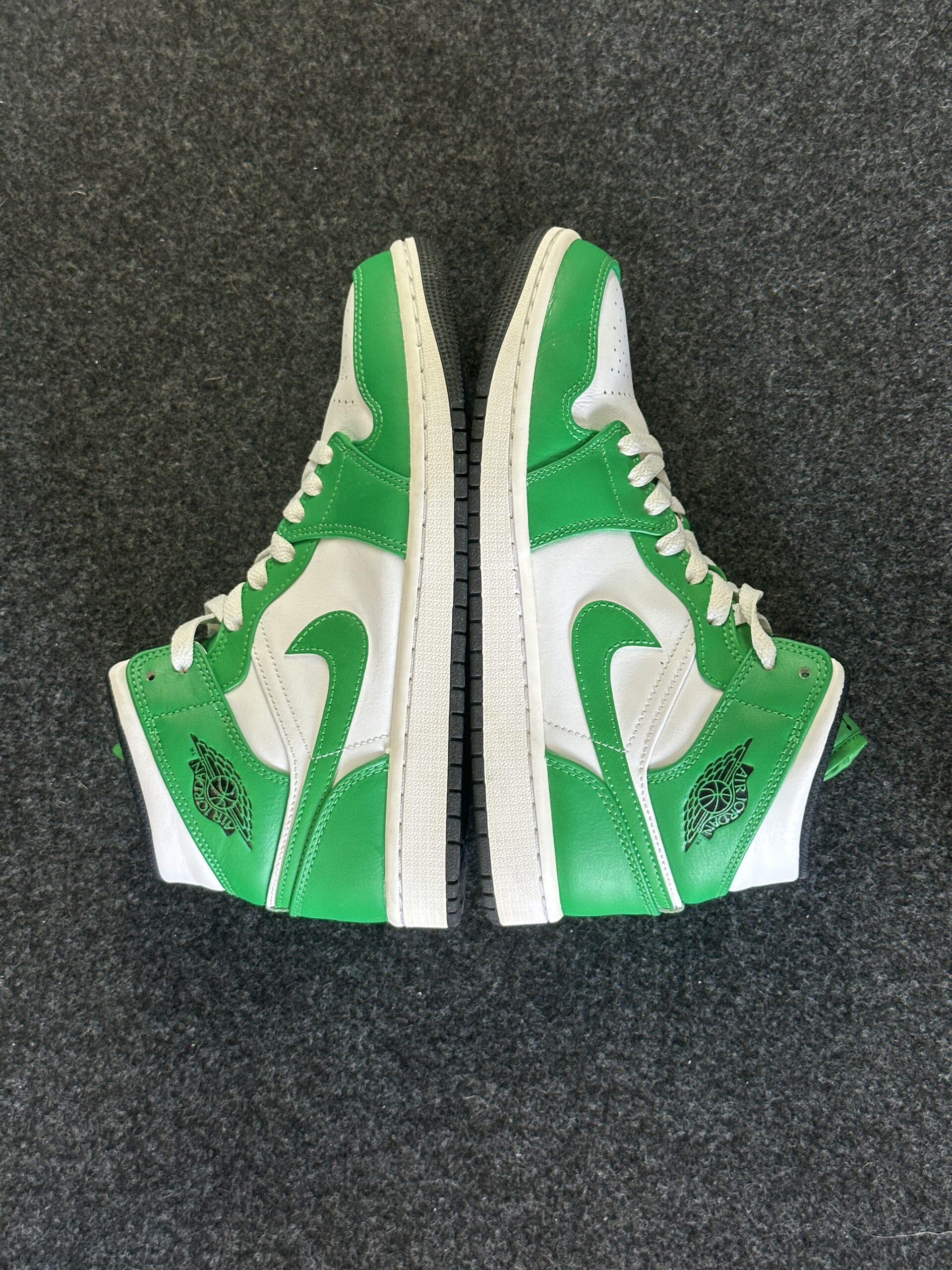 Air Jordan 1 Mid Lucky Green DQ8426-301 taglia EU 40 vista esterna