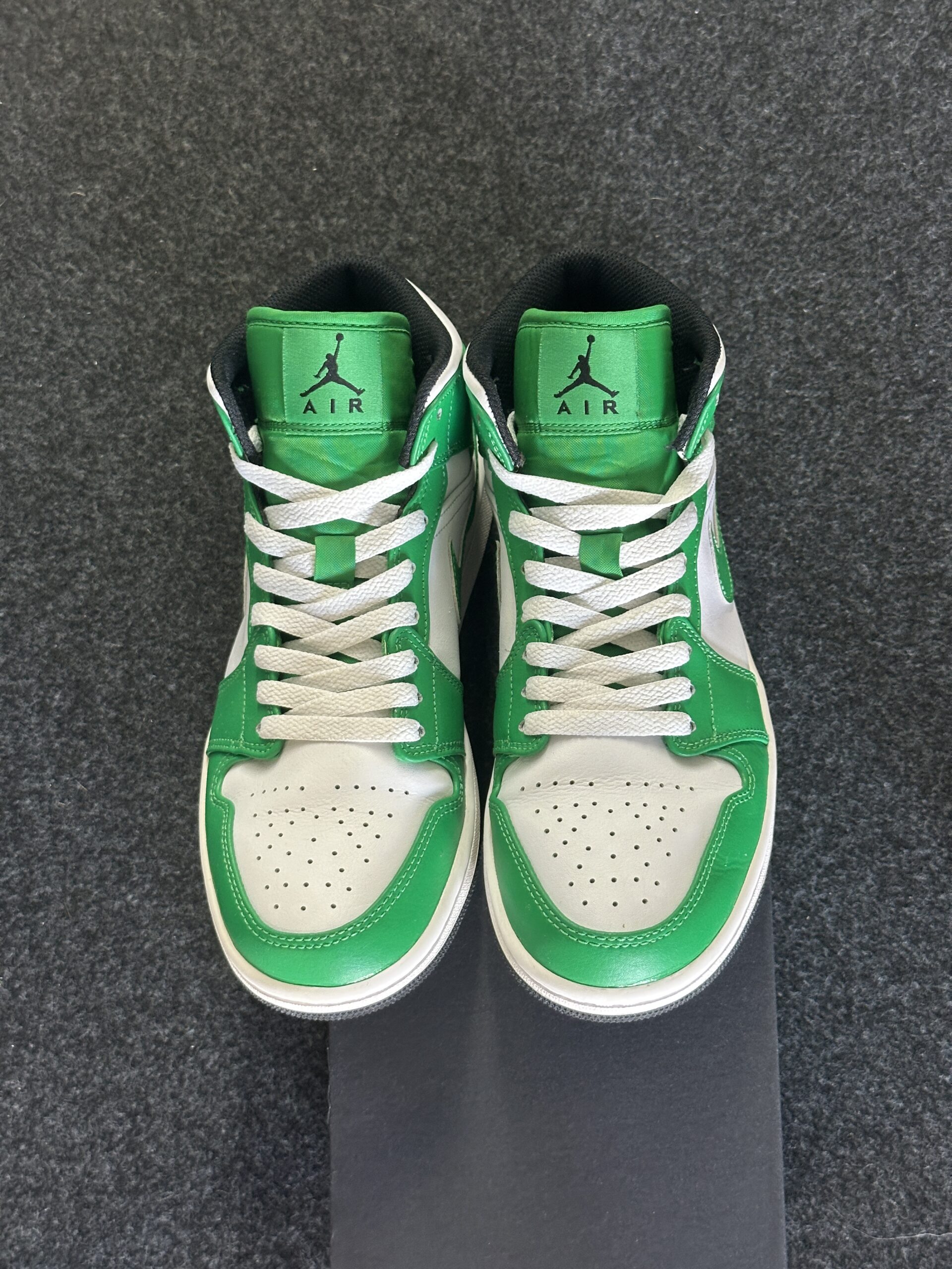Air Jordan 1 Mid Lucky Green DQ8426-301 taglia EU 40 vista punta