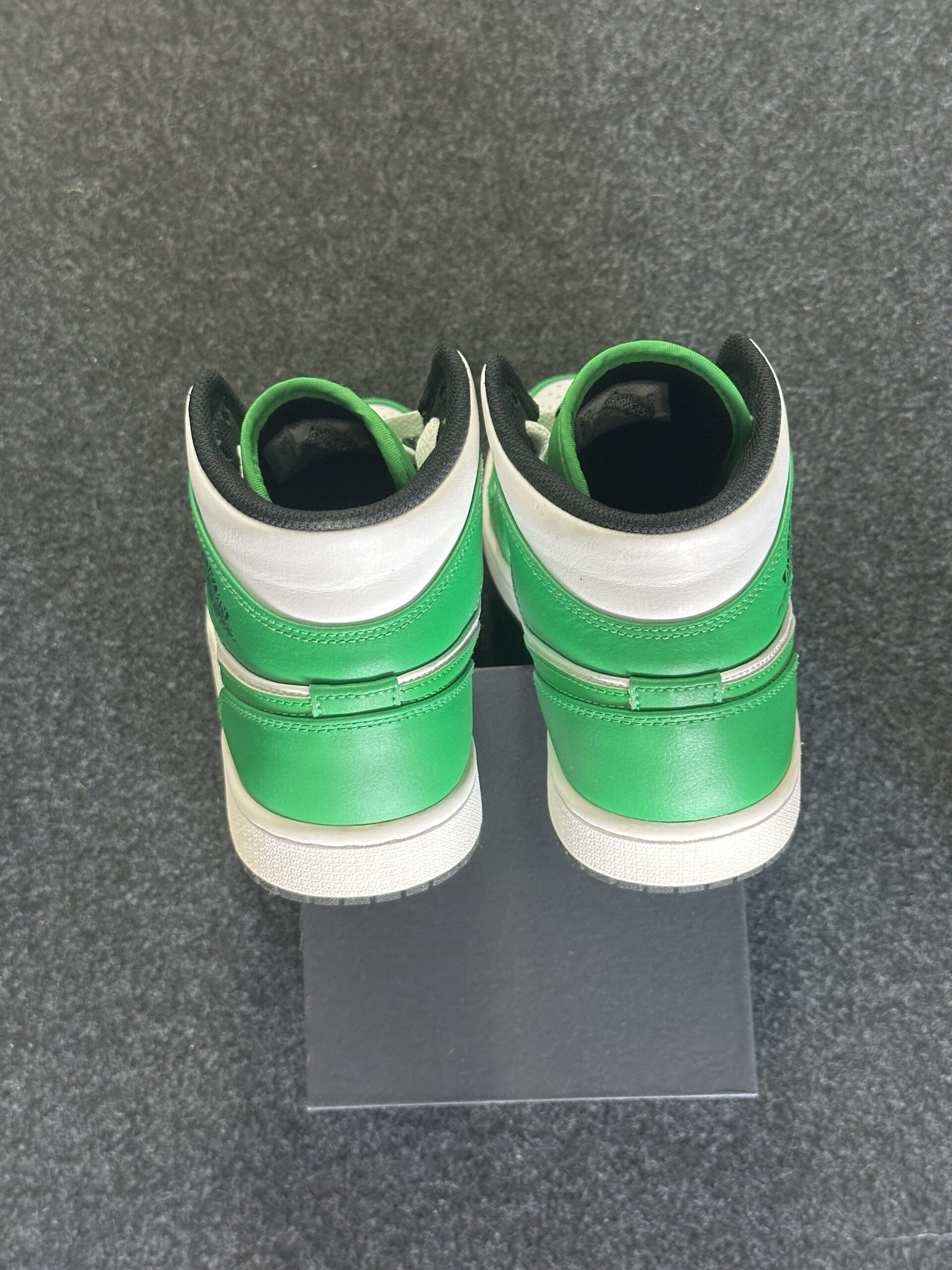 Air Jordan 1 Mid Lucky Green DQ8426-301 taglia EU 40 vista tallone