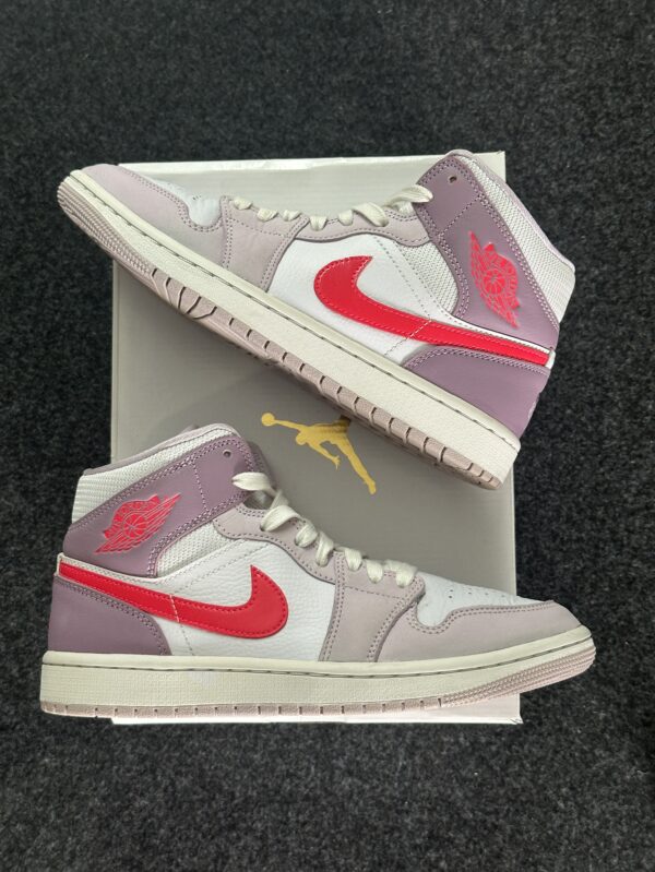 Air Jordan 1 Mid Valentine’s Day DR0174-500 taglia EU 38.5 vista principale