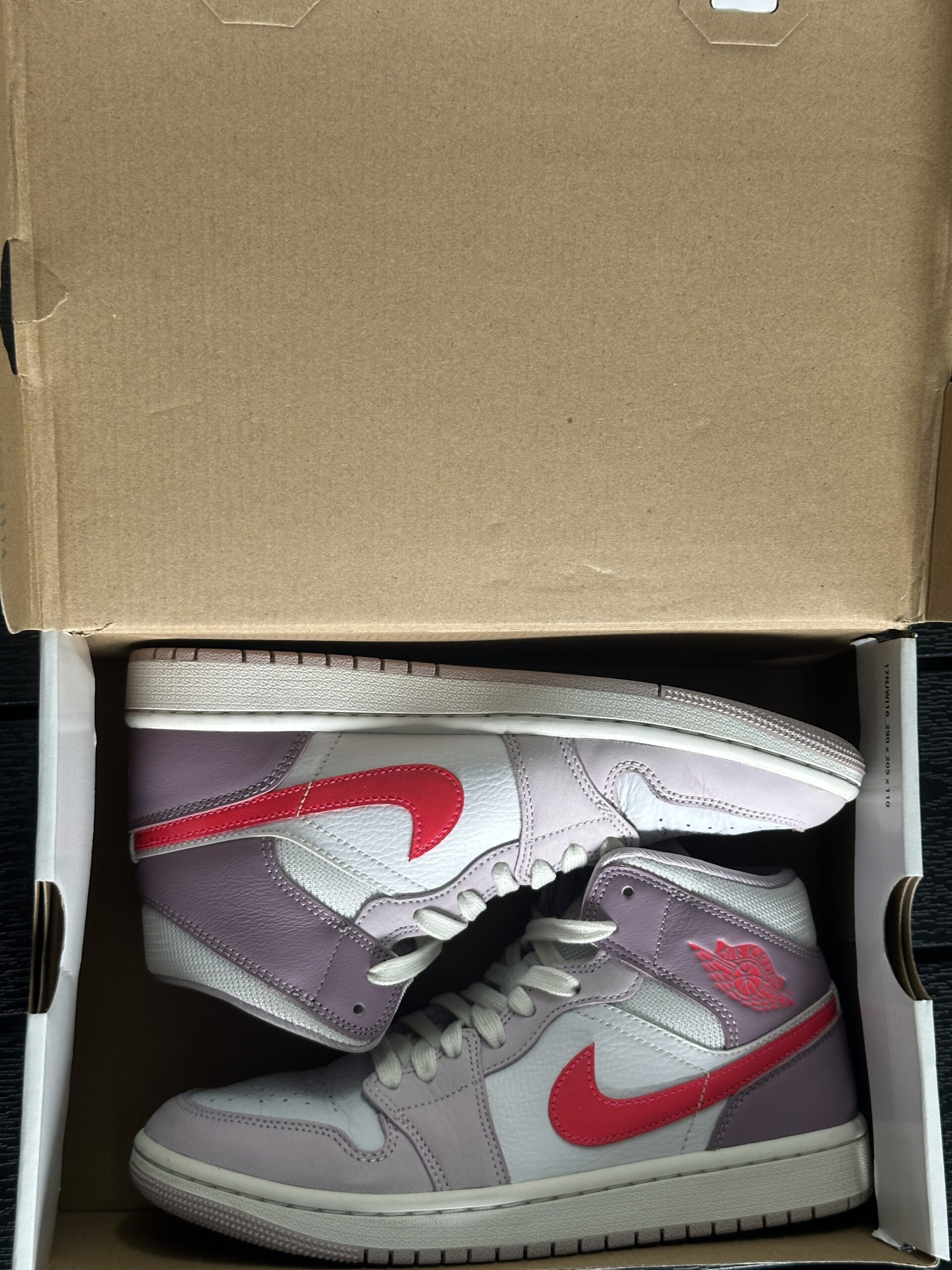 Air Jordan 1 Mid Valentine’s Day DR0174-500 taglia EU 38.5 vista boxint