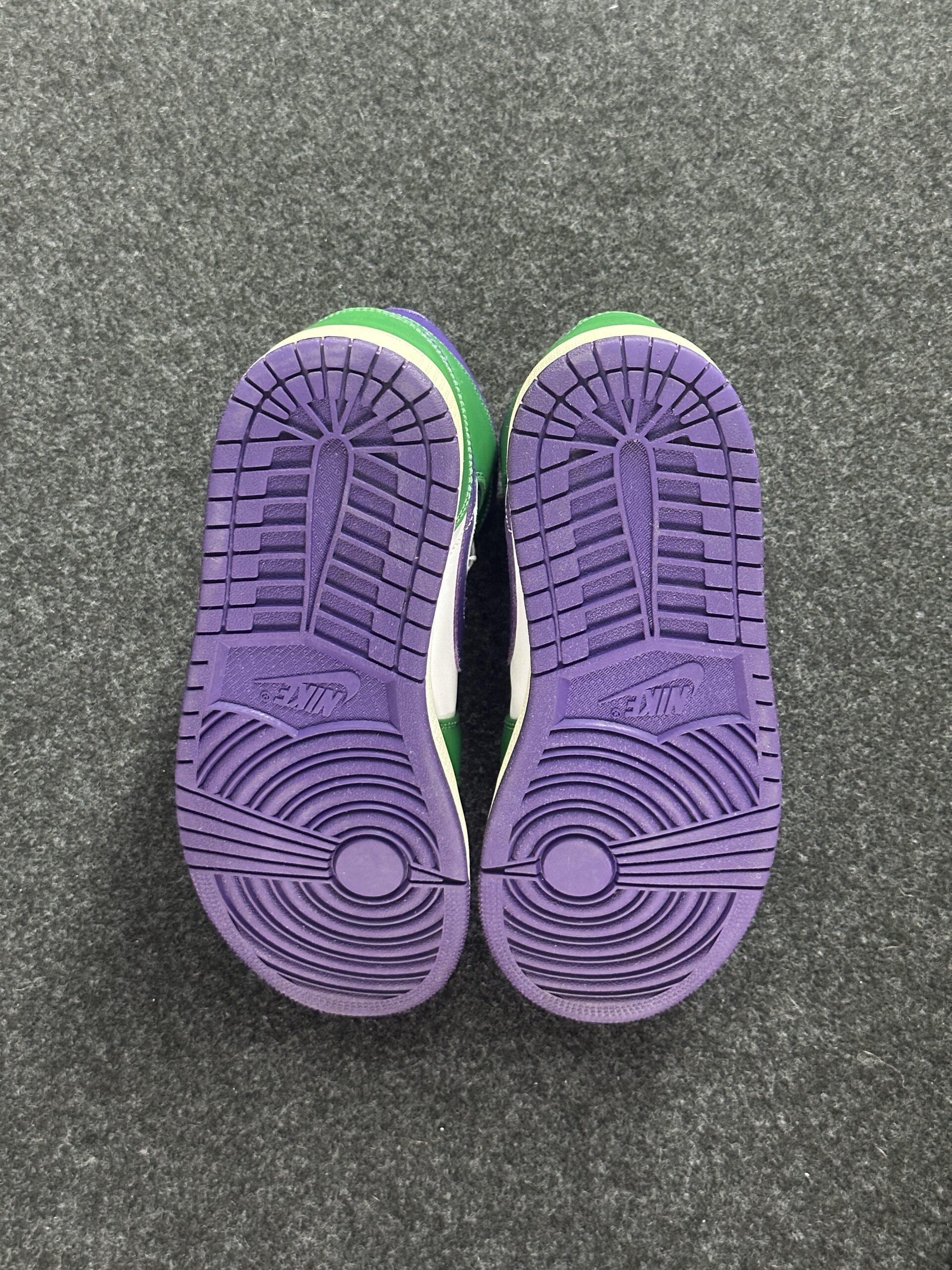 Air Jordan 1 Mid Incredible Hulk 554724-300 taglia EU 40.5 vista suole