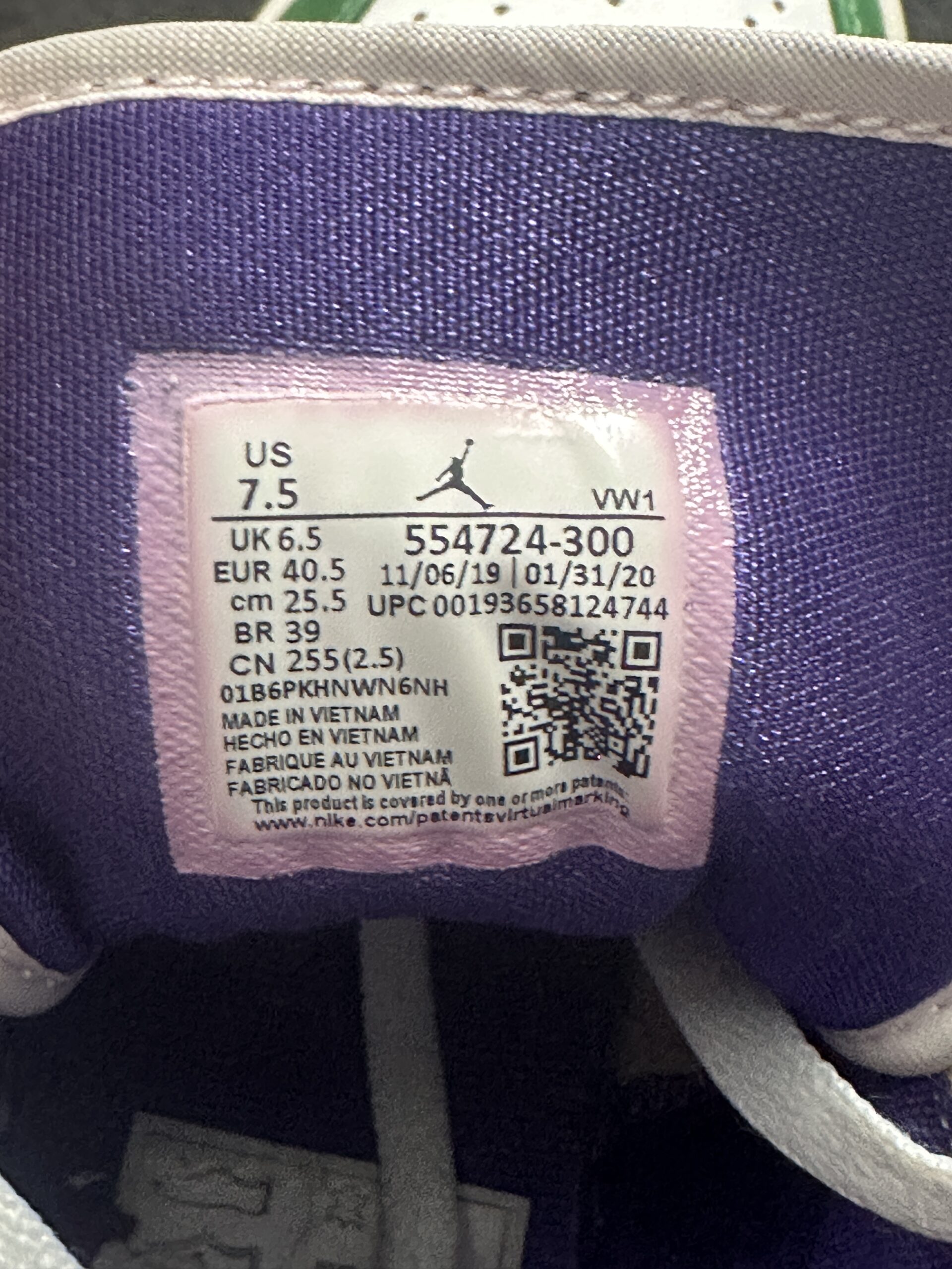 Air Jordan 1 Mid Incredible Hulk 554724-300 taglia EU 40.5 vista label