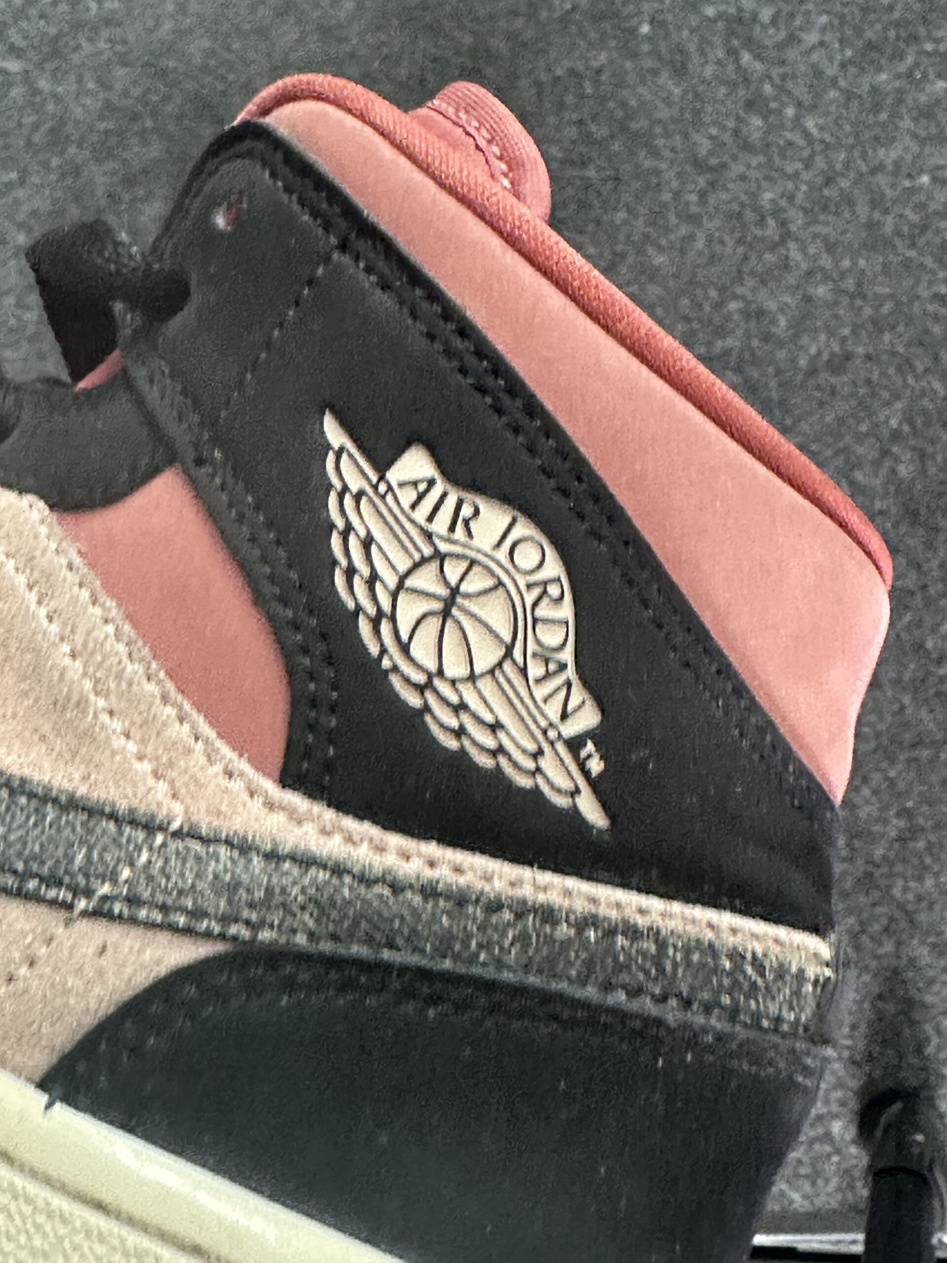 Air Jordan 1 Mid Canyon Rust BQ6472-202 taglia EU 37.5 vista logo