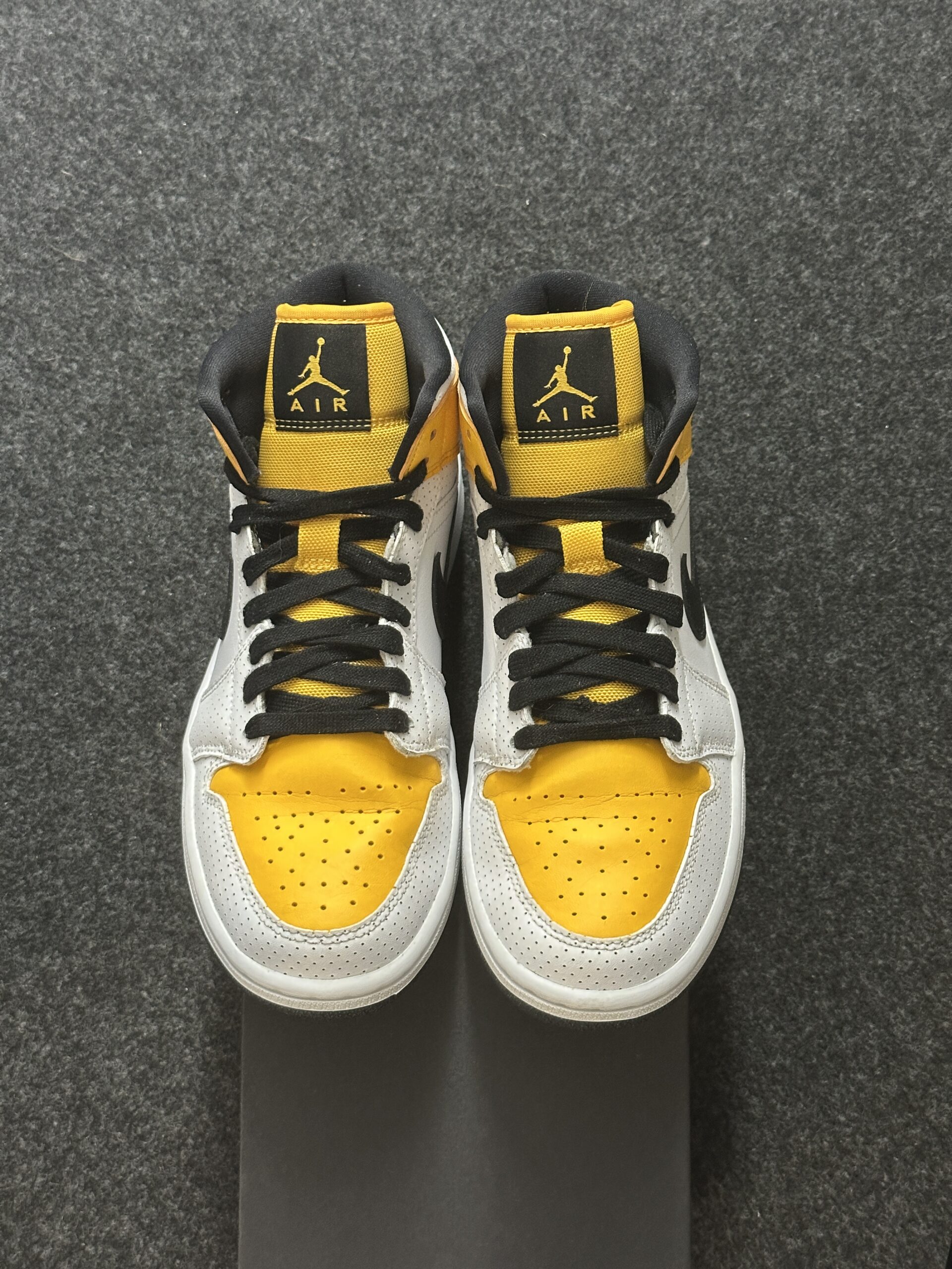 Air Jordan 1 Mid Laser Orange BQ6472-107 taglia EU 39 vista punta