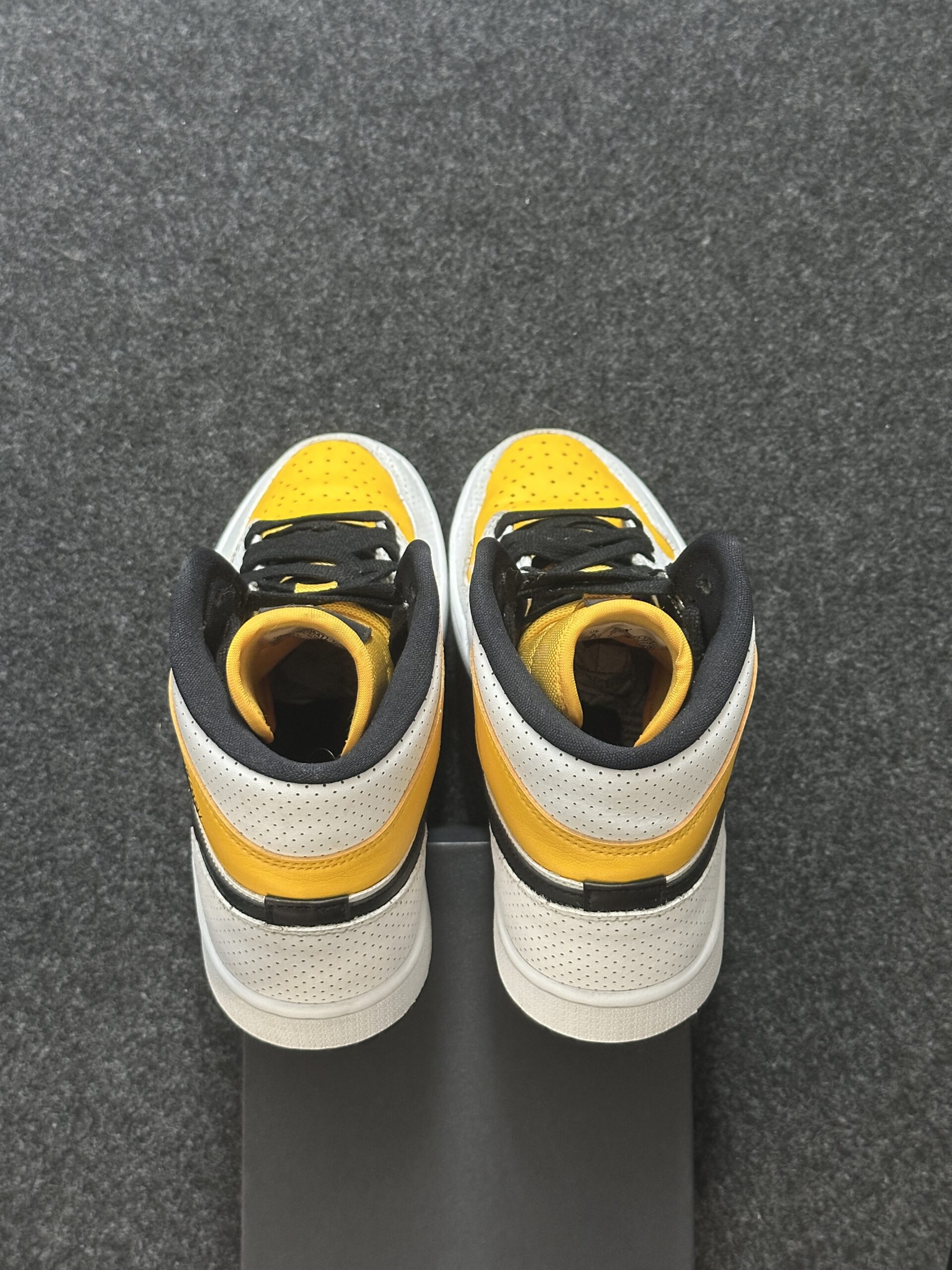 Air Jordan 1 Mid Laser Orange BQ6472-107 taglia EU 39 vista tallone