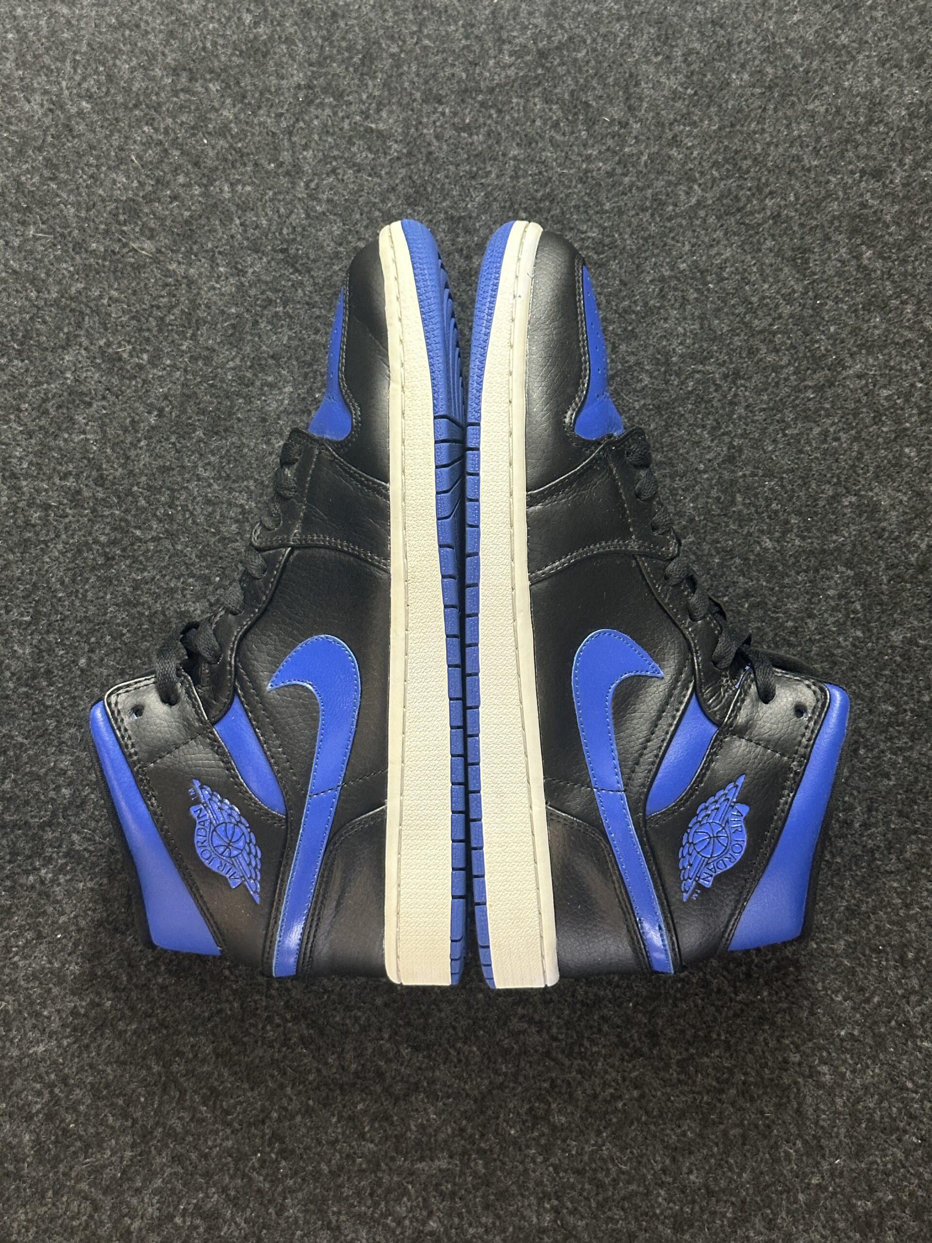 Air Jordan 1 Mid Royal 554724-068 taglia EU 44 vista esterna