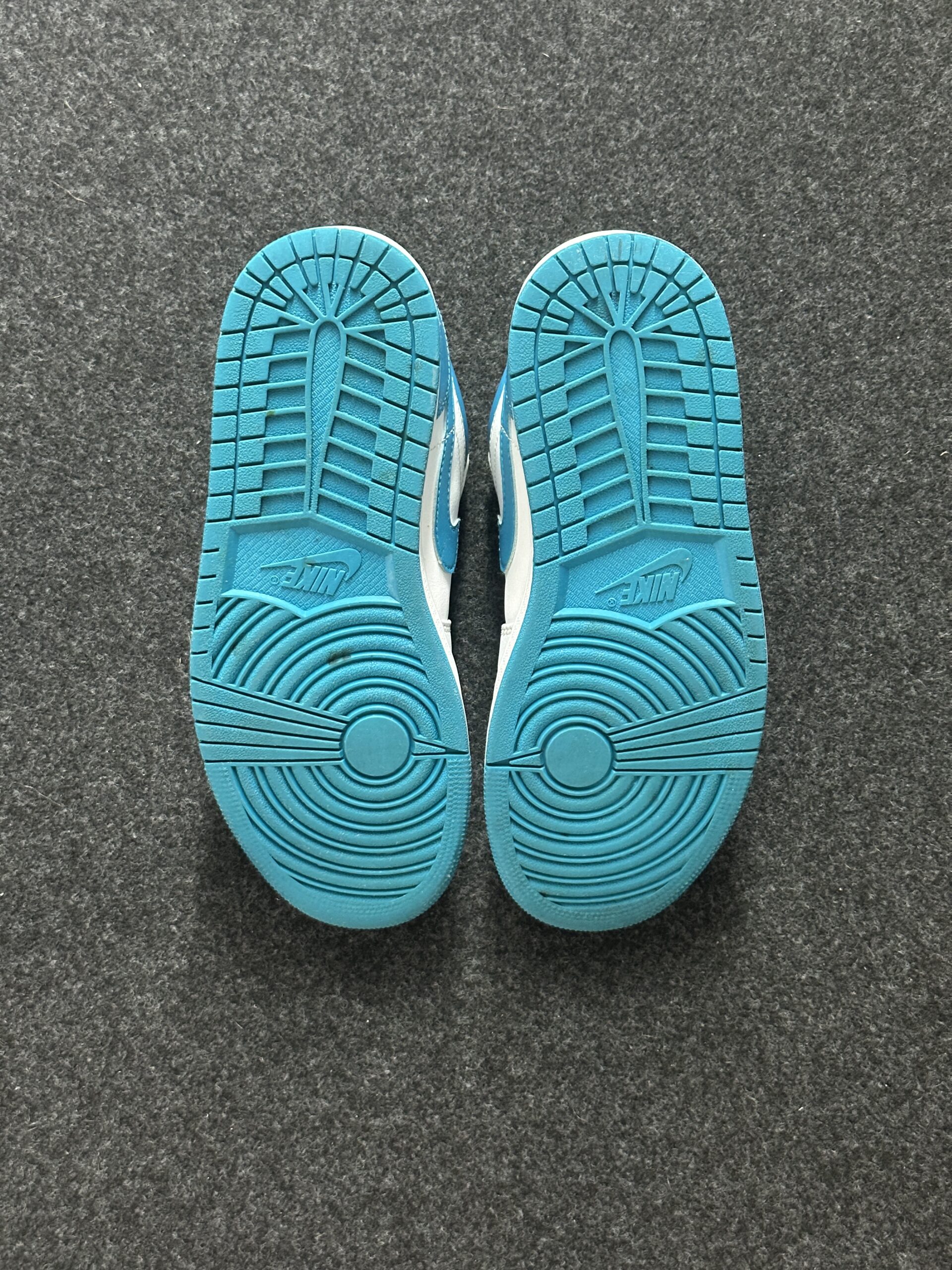 Air Jordan 1 Low Aquatone 553558-174 taglia EU 40 vista suole