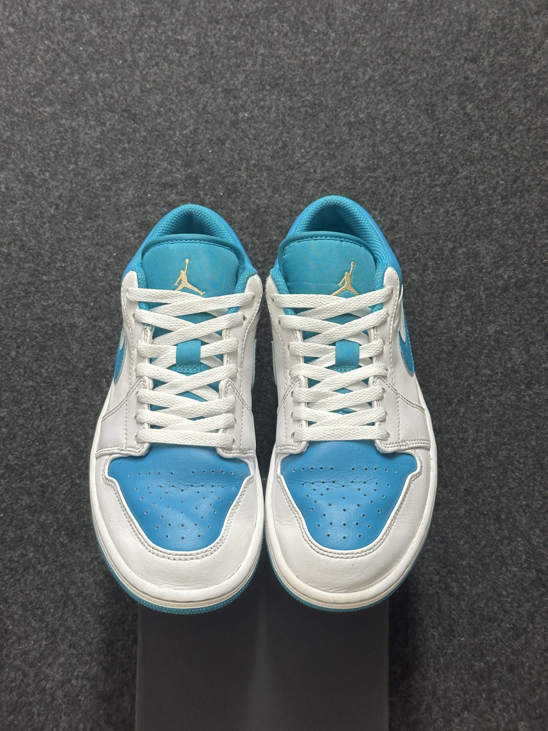 Air Jordan 1 Low Aquatone 553558-174 taglia EU 40 vista punta