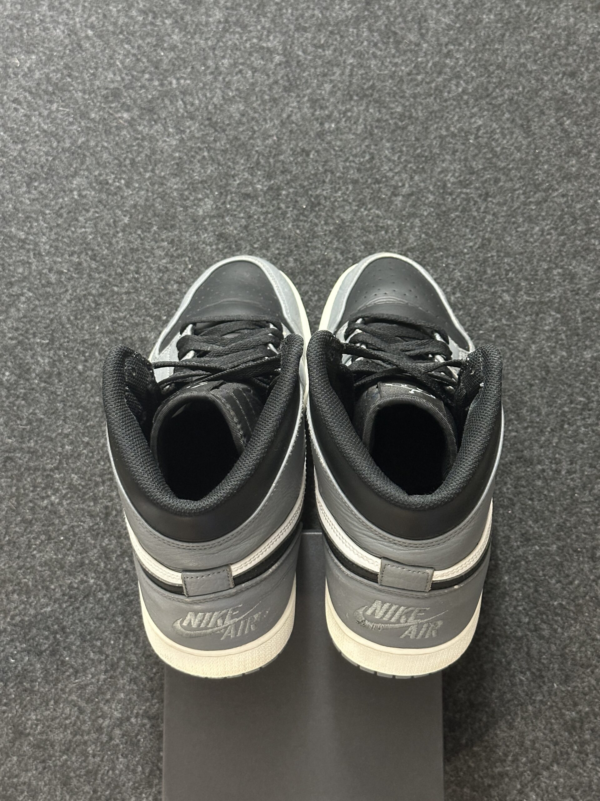 Air Jordan 1 Retro High Rare Air Cool Grey 332550-024 taglia EU 43 vista tallone