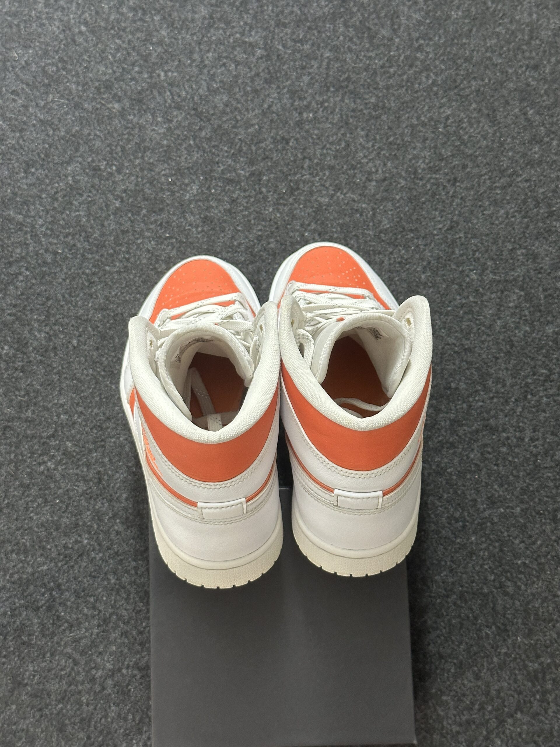 Air Jordan 1 Mid SE Bright Citrus CZ0774-800 taglia EU 38 vista tallone
