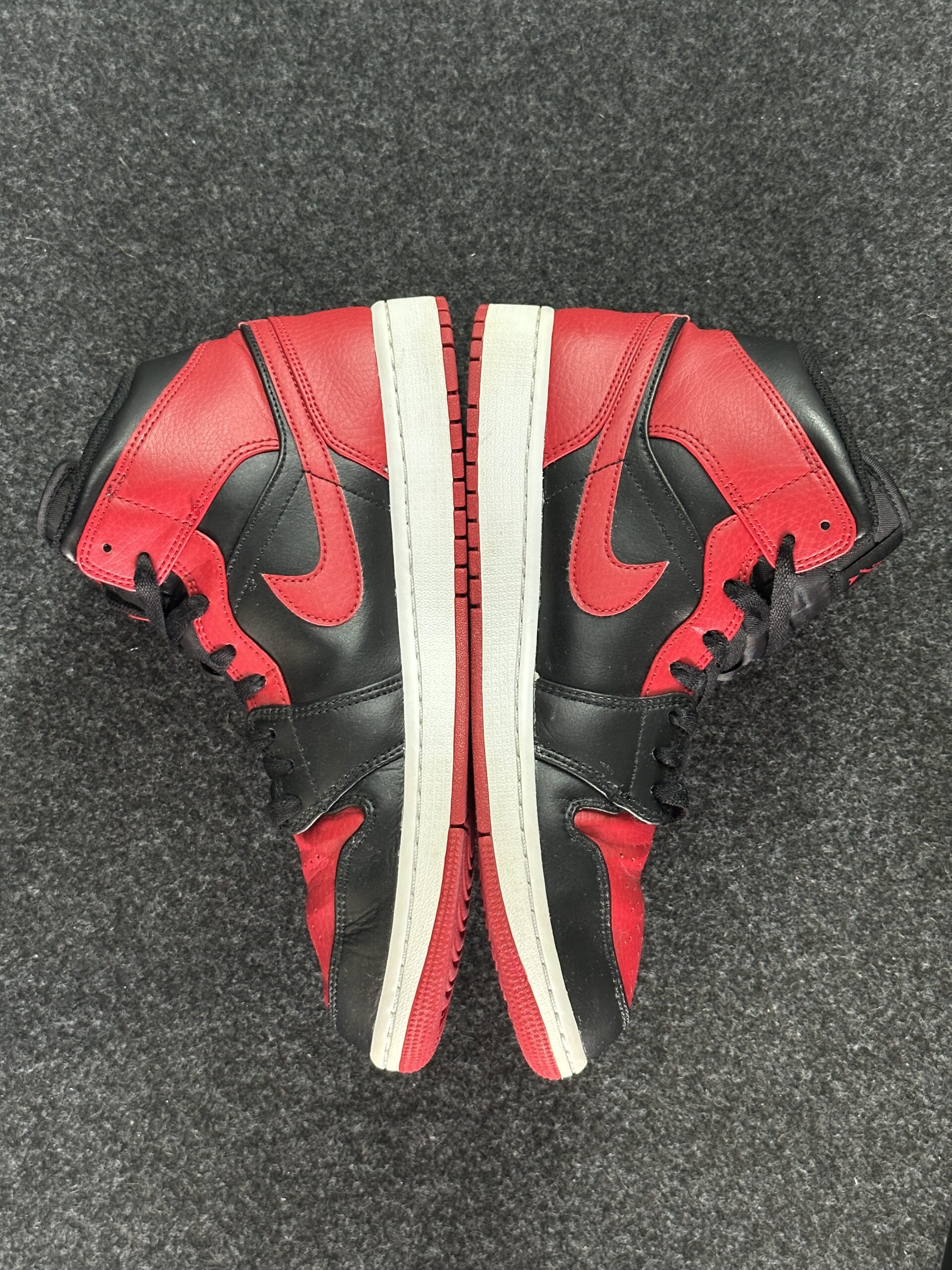 Air Jordan 1 Mid Banned 554724-074 taglia EU 43 vista interna