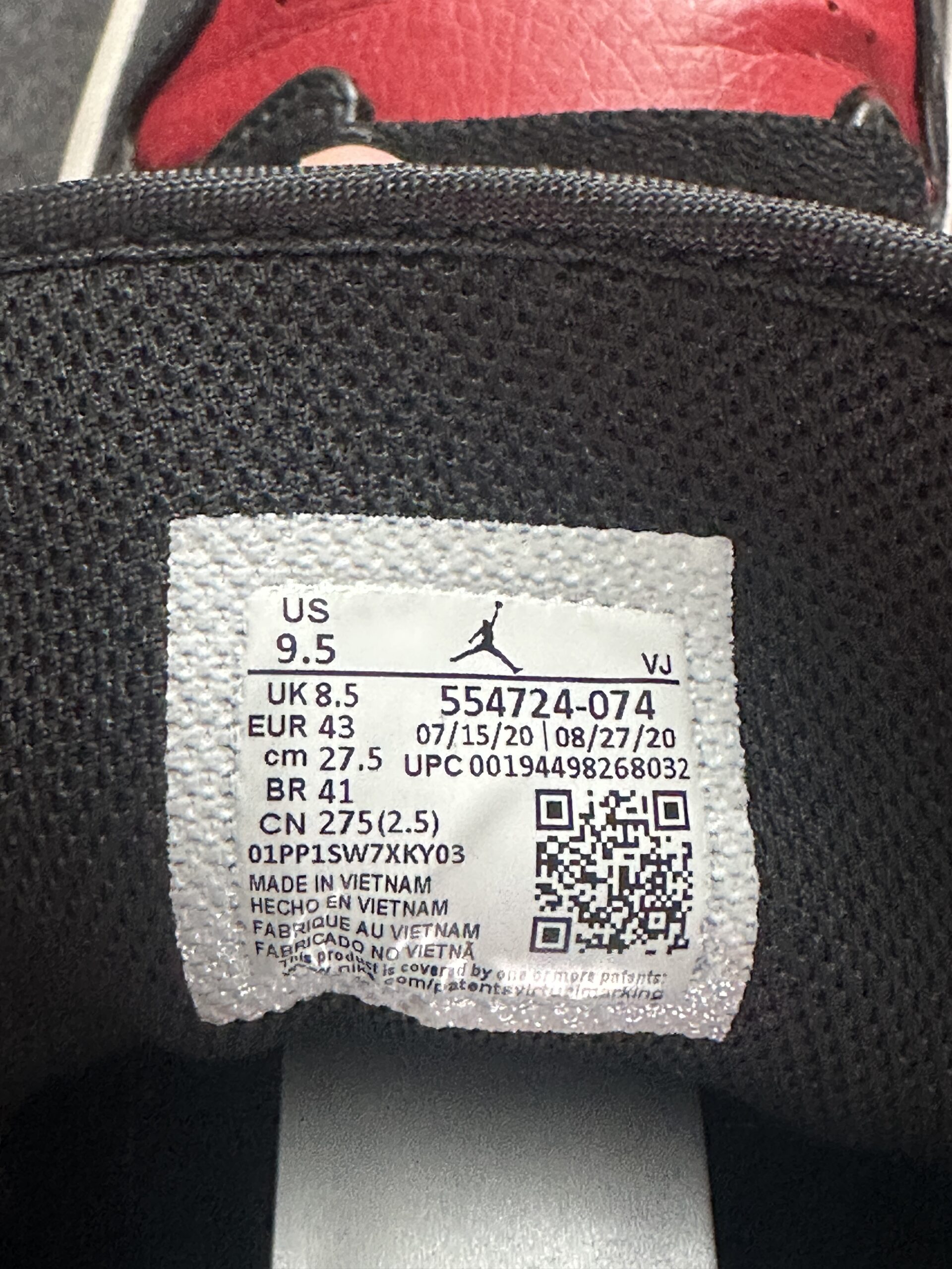 Air Jordan 1 Mid Banned 554724-074 taglia EU 43 vista label