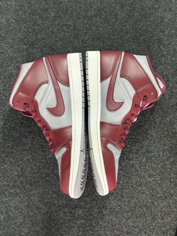 Air Jordan 1 Mid Cherrywood Red DQ8426-615 taglia EU 44 vista interna