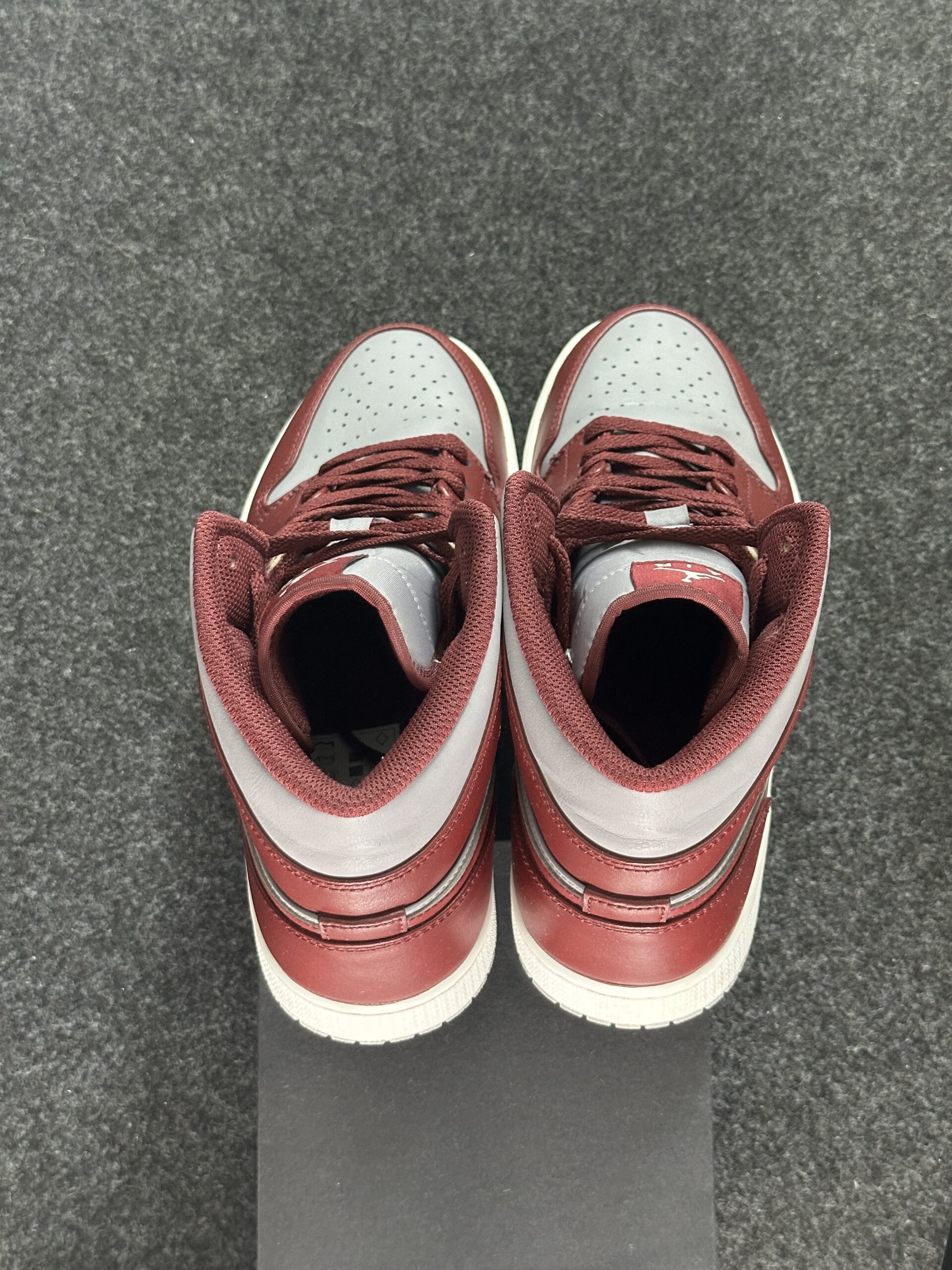 Air Jordan 1 Mid Cherrywood Red DQ8426-615 taglia EU 44 vista tallone