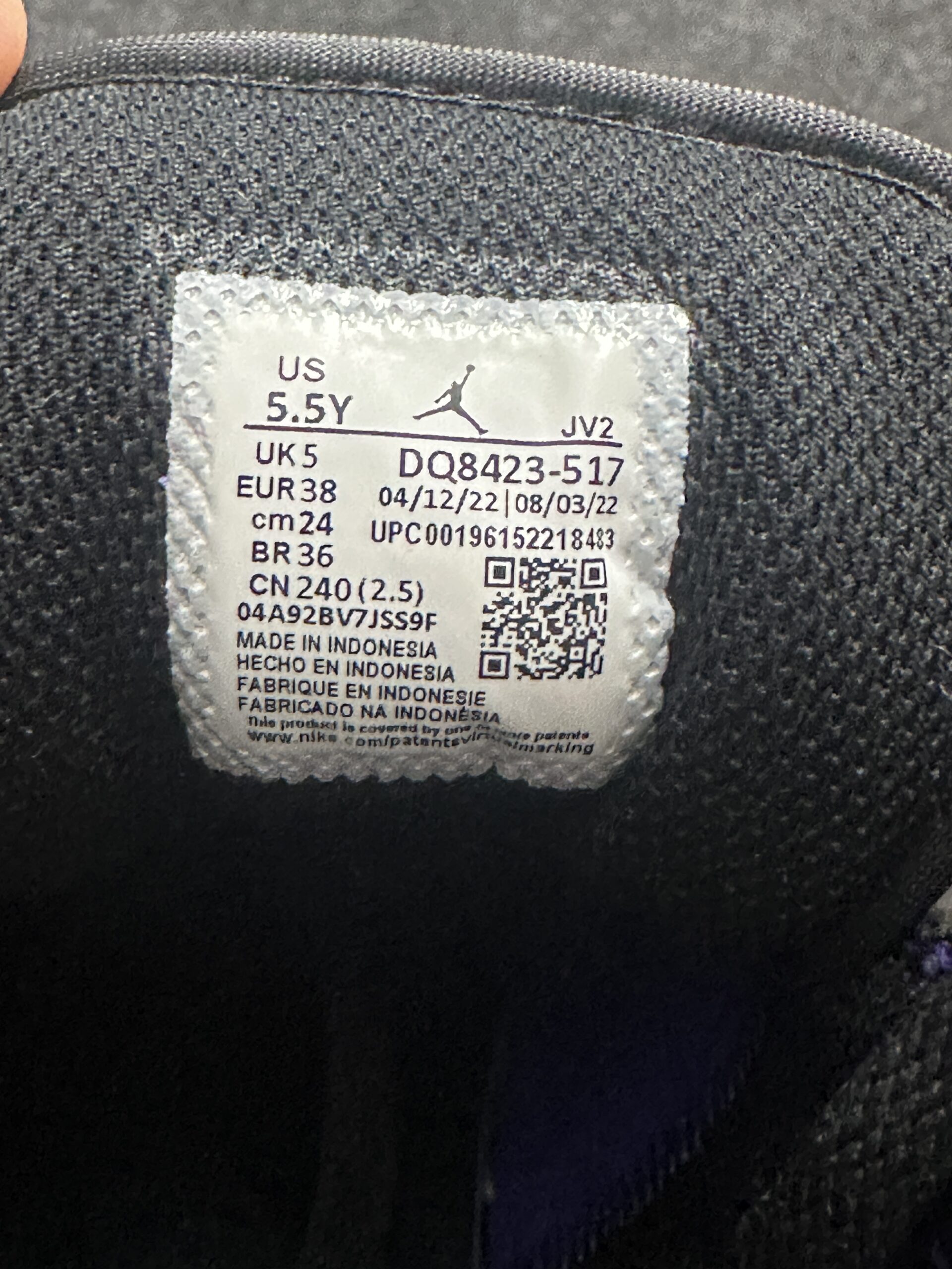 Air Jordan 1 Mid Lakers DQ8423-517 taglia EU 38 vista etichetta