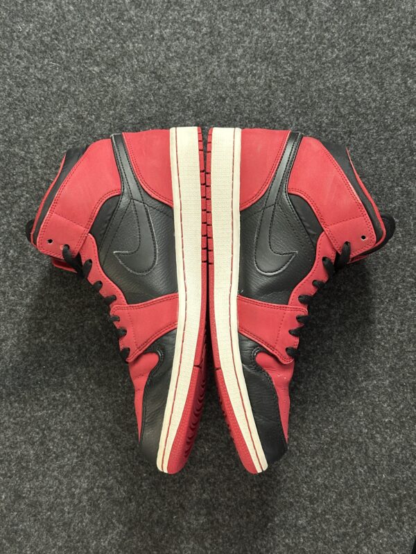 Air Jordan 1 Mid Bred 554724-005 taglia EU 45.5 vista interna