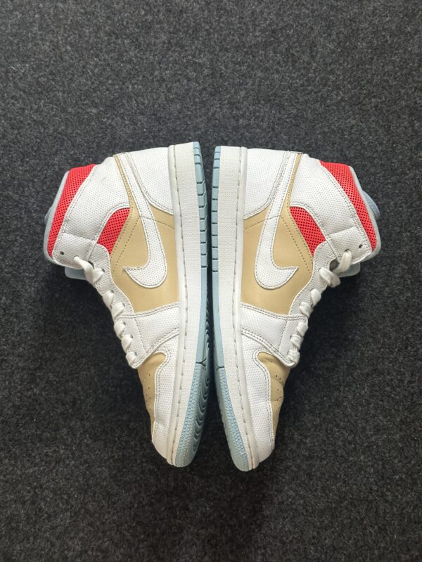 Air Jordan 1 Mid SE Sesame CZ0774-200 taglia EU 41 lato interno