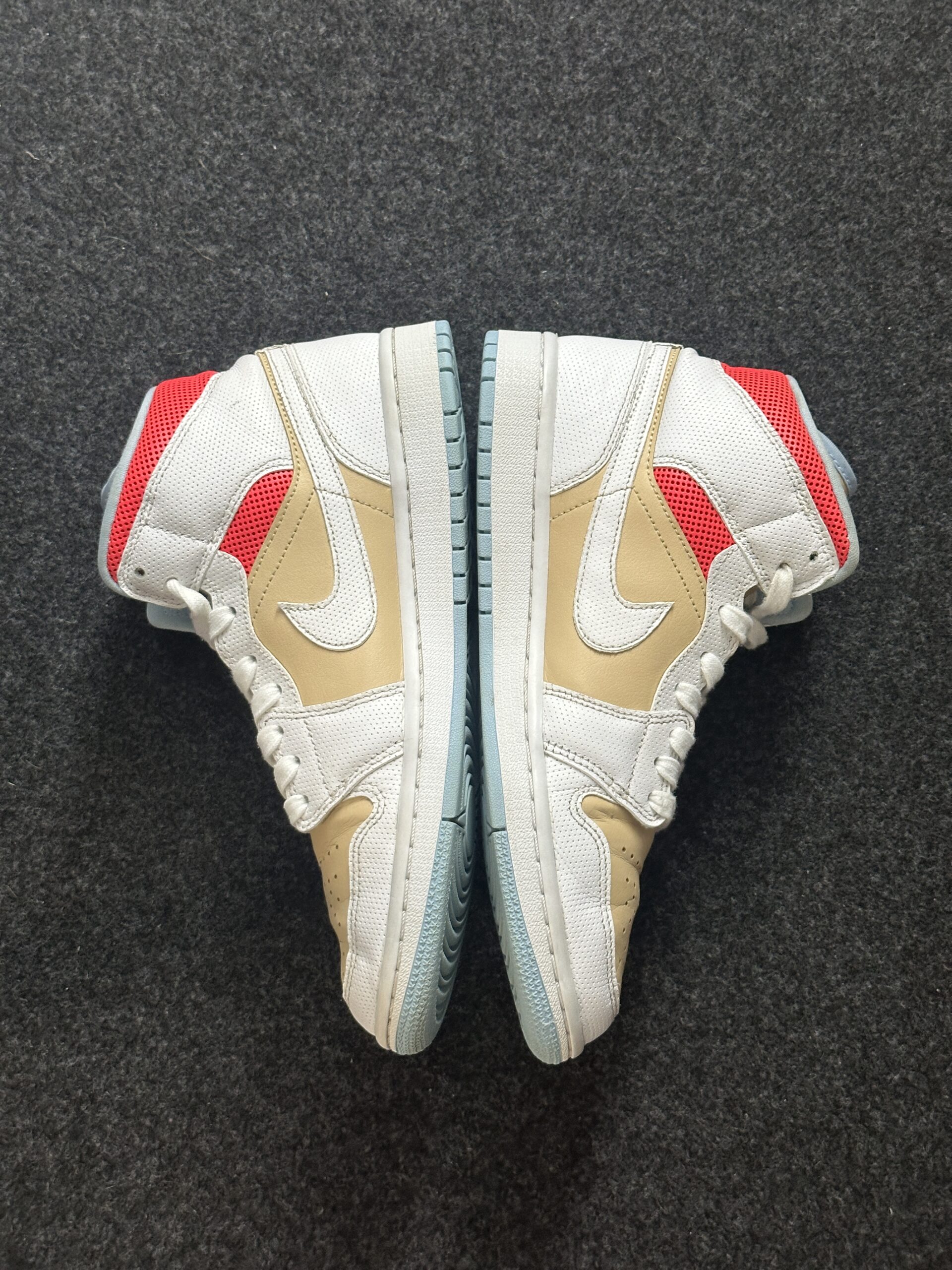 Air Jordan 1 Mid SE Sesame CZ0774-200 taglia EU 41 lato interno