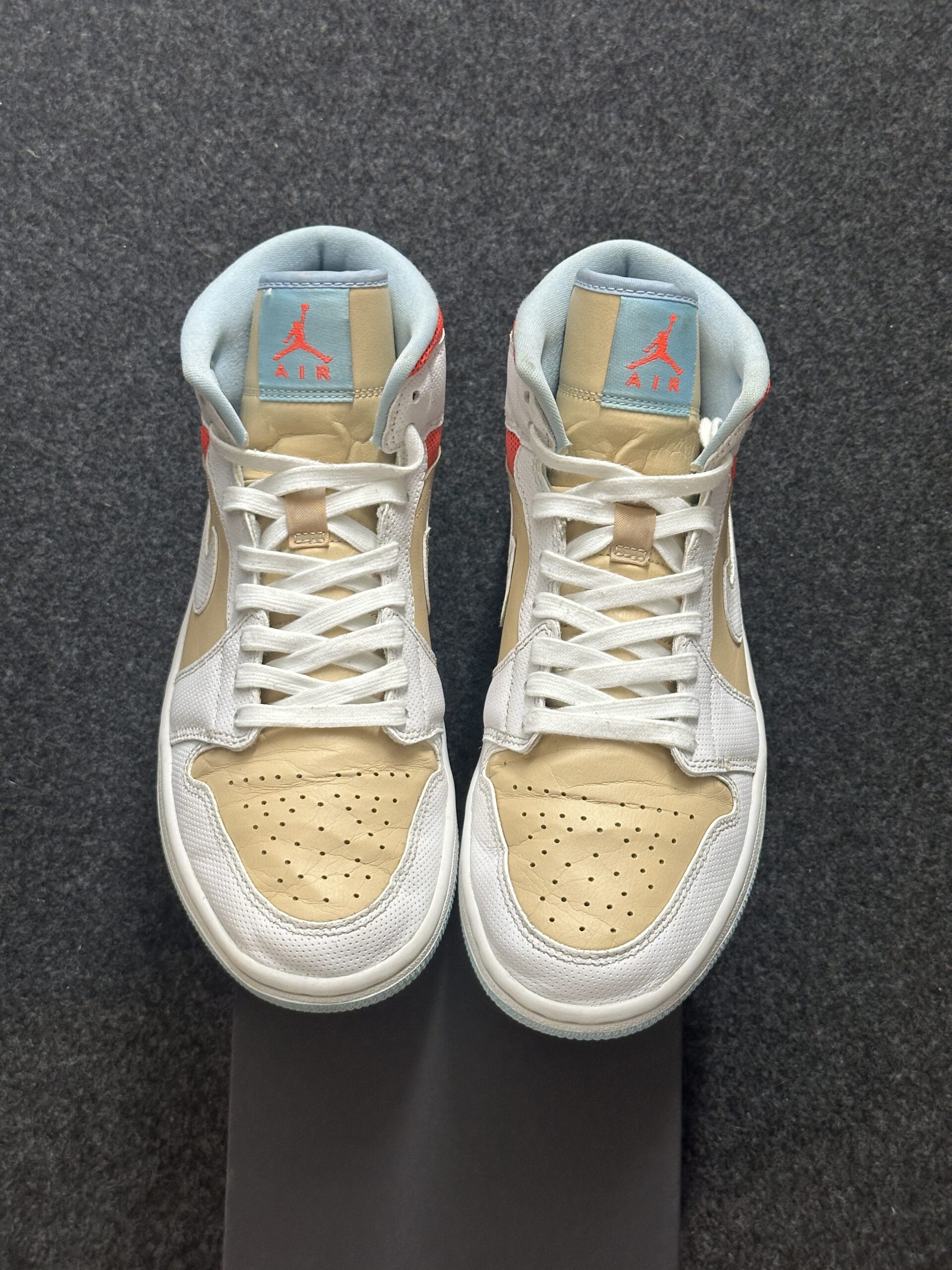Air Jordan 1 Mid SE Sesame CZ0774-200 dettaglio punta