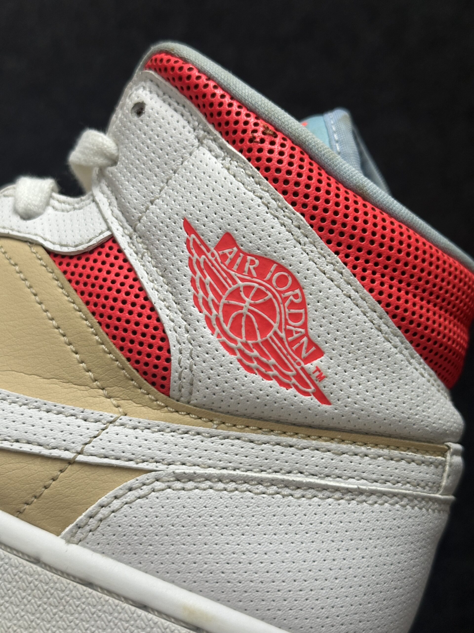 Air Jordan 1 Mid SE Sesame CZ0774-200 dettaglio logo