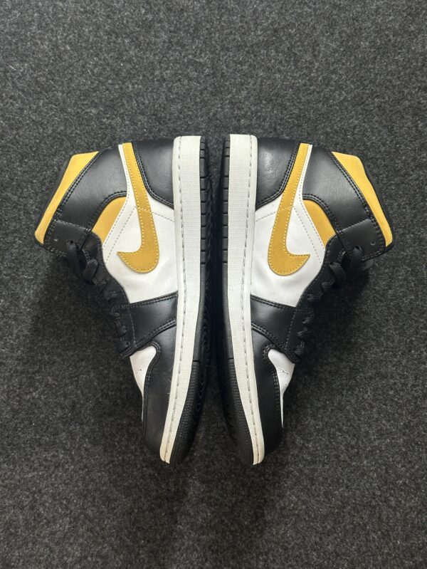 Air Jordan 1 Mid Pollen 554724-177 taglia EU 41 vista interna