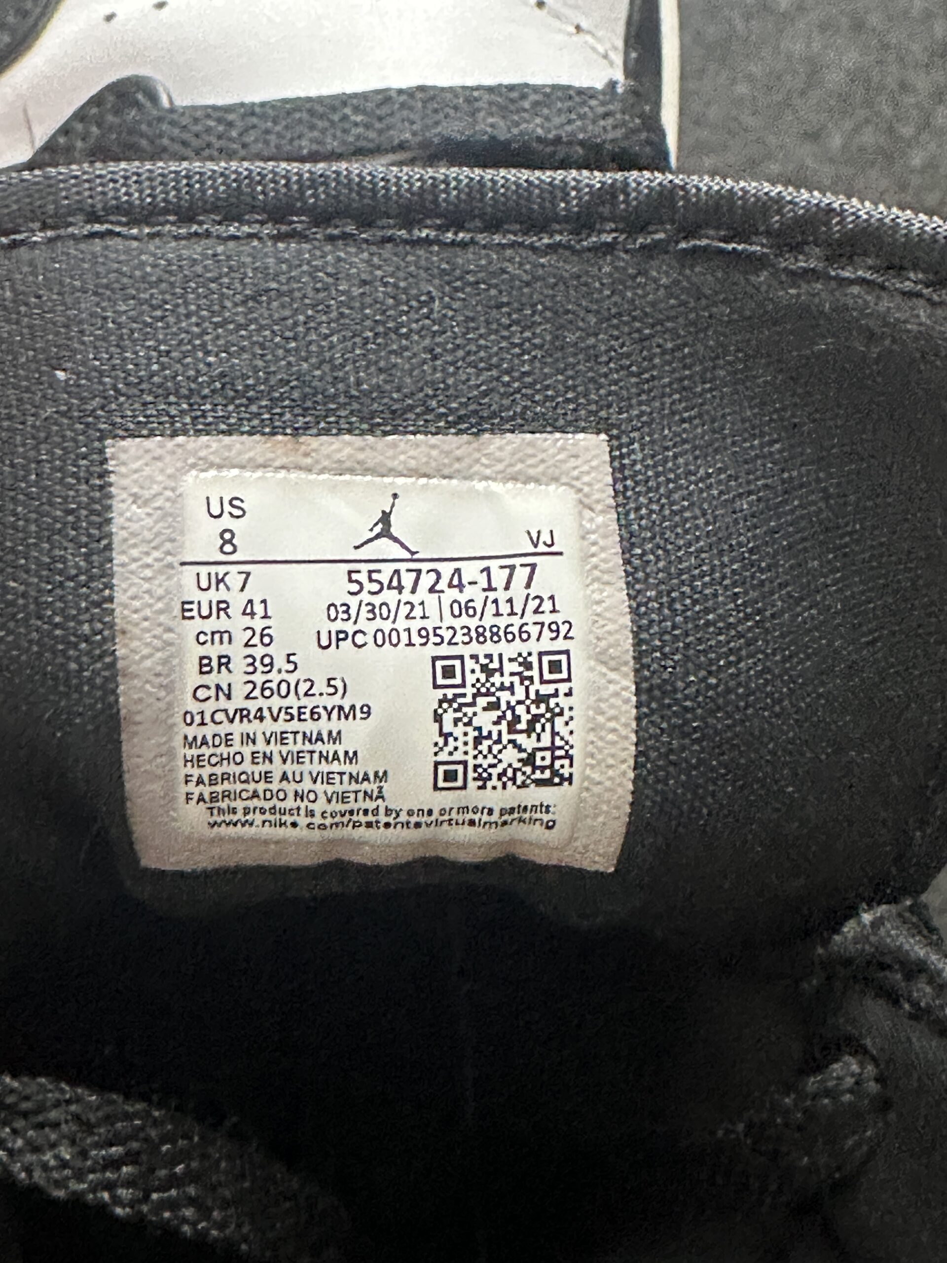 Air Jordan 1 Mid Pollen 554724-177 taglia EU 41 vista etichetta