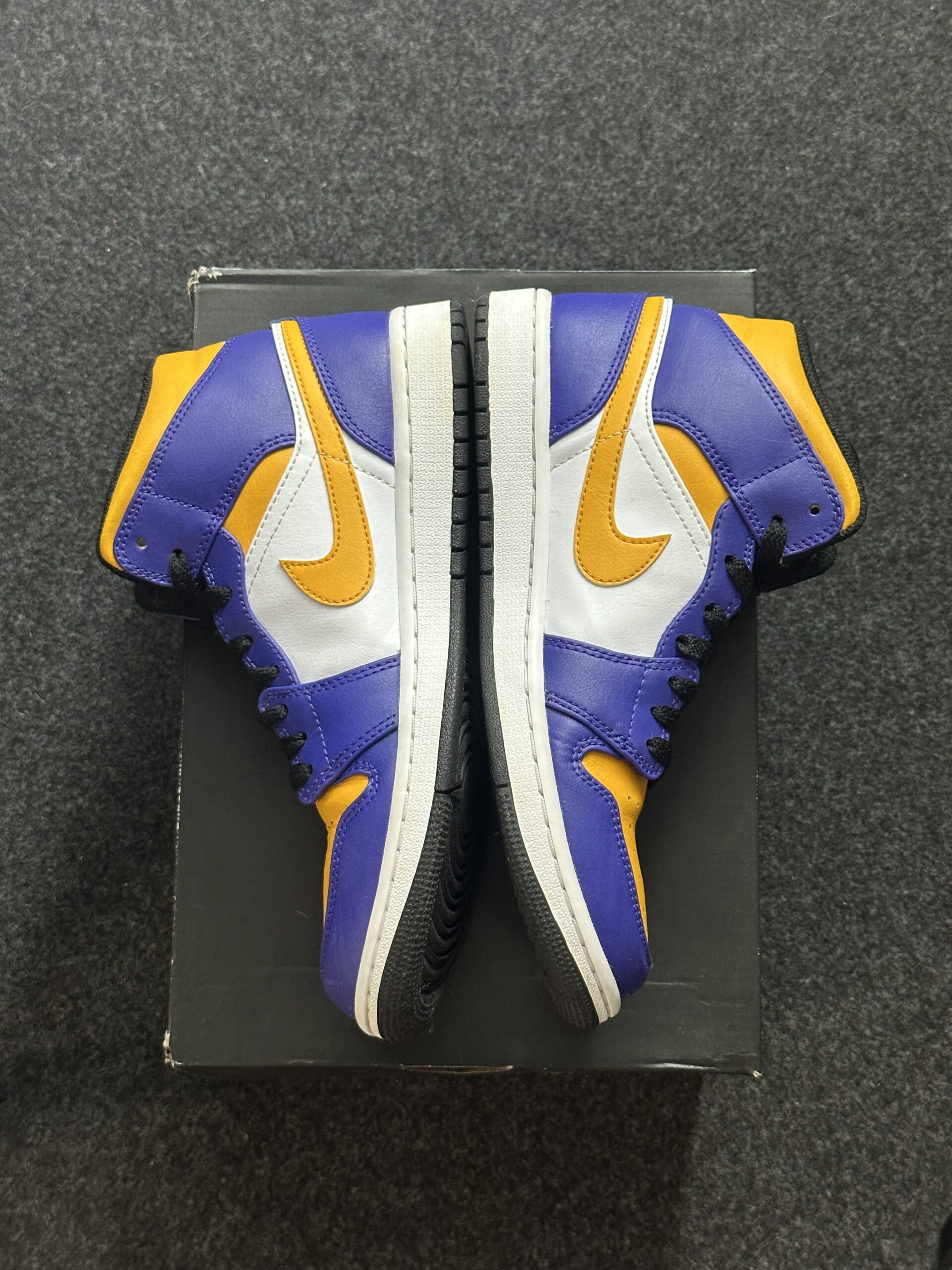 Air Jordan 1 Mid Lakers DQ8426-517 taglia EU 40.5 vista interna
