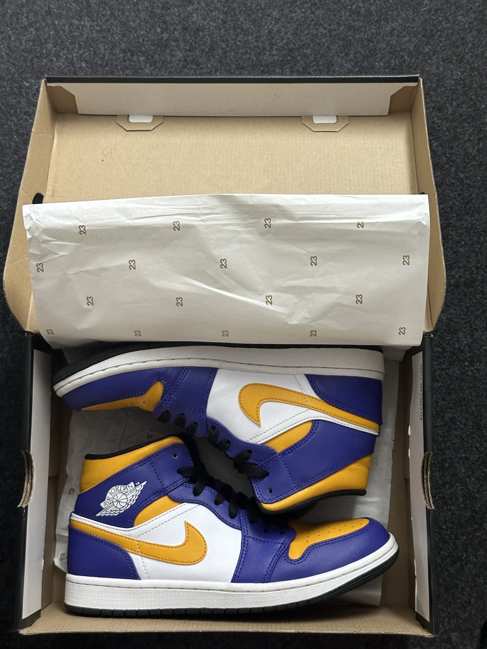 Air Jordan 1 Mid Lakers DQ8426-517 taglia EU 40.5 vista intbox