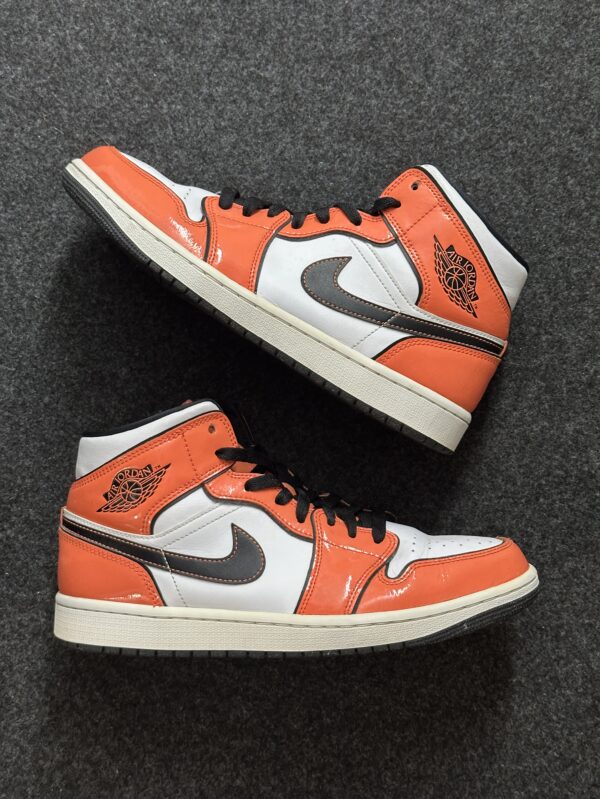 Air Jordan 1 Mid SE Turf Orange DD6834-802 taglia EU 43 vista principale