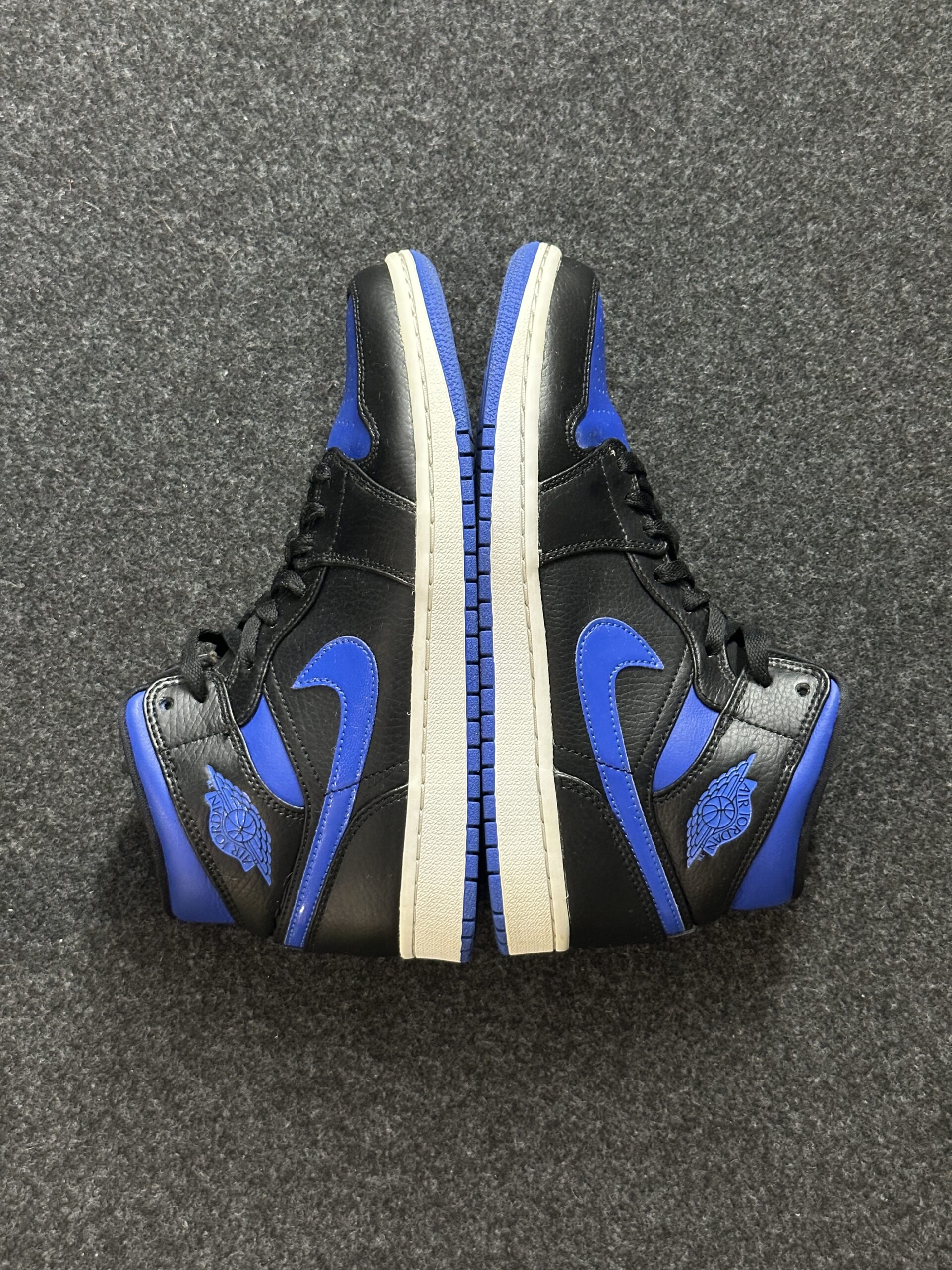Air Jordan 1 Mid Royal 554724-068 taglia EU 40.5 vista esterna