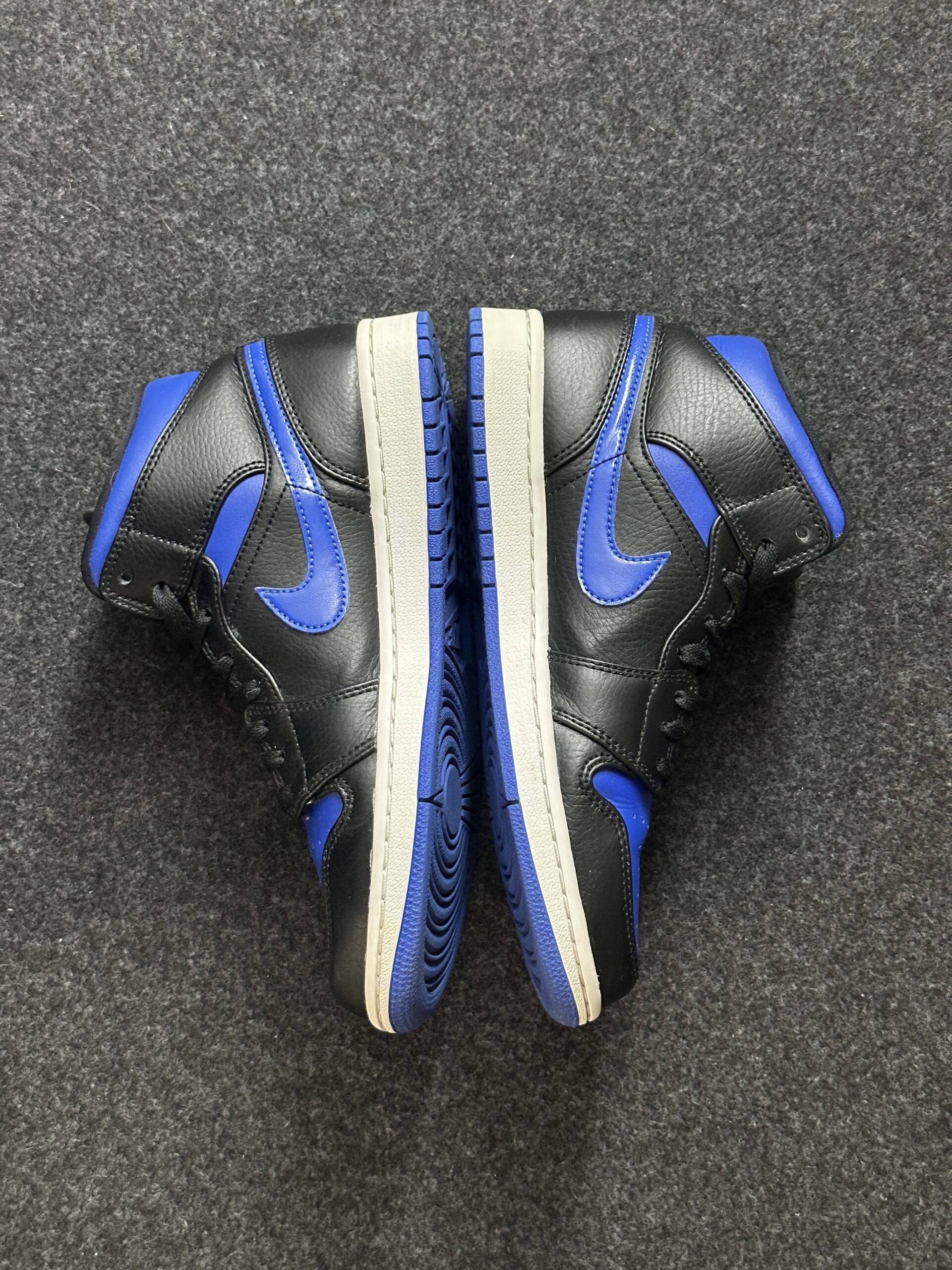 Air Jordan 1 Mid Royal 554724-068 taglia EU 40.5 vista interna
