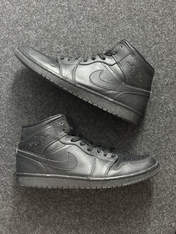 Air Jordan 1 Mid Triple Black 554724-091 taglia EU 44.5 vista principale