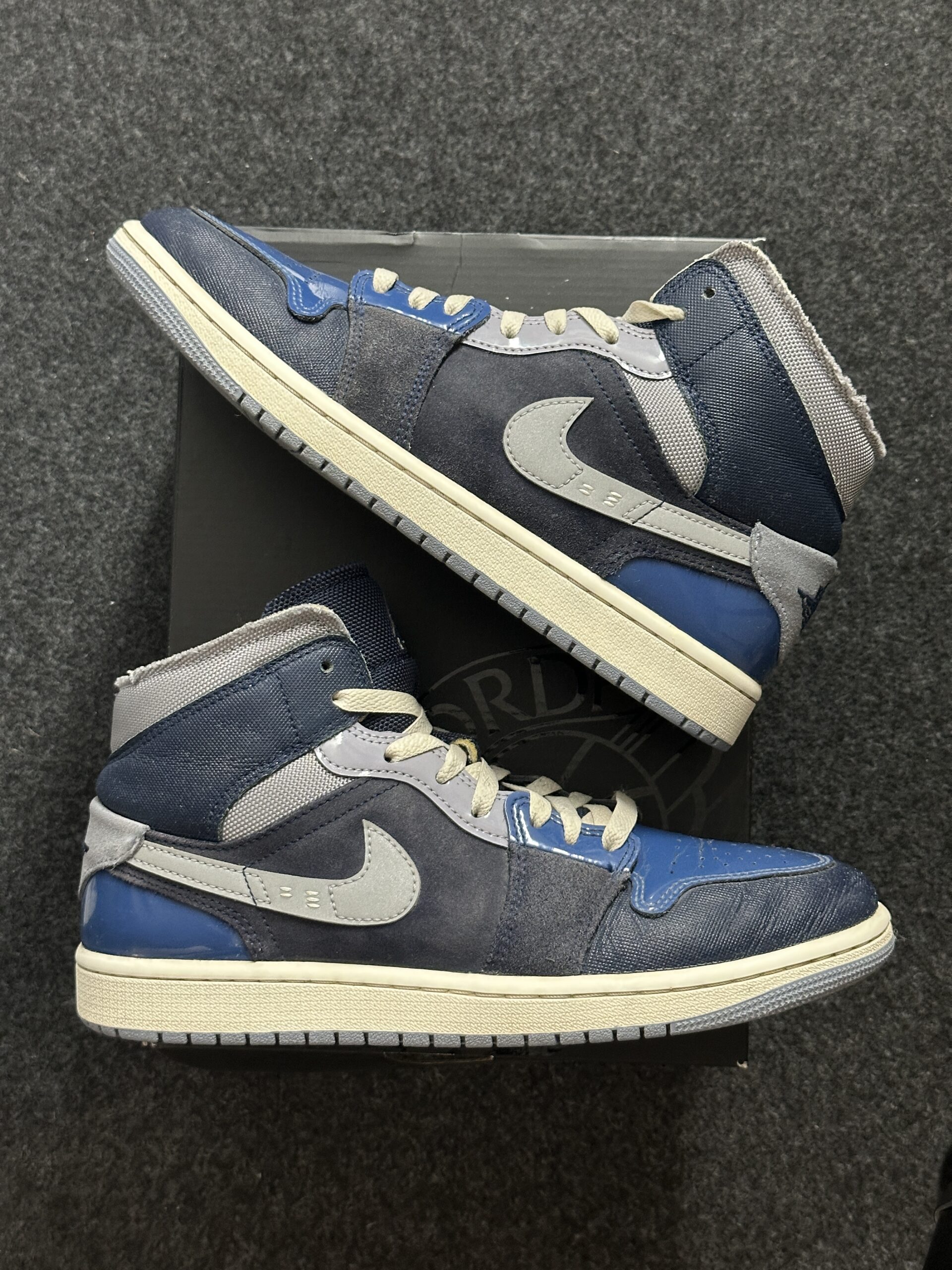 Air Jordan 1 Mid SE Craft Obsidian DR8868-400 taglia EU 42 vista principale
