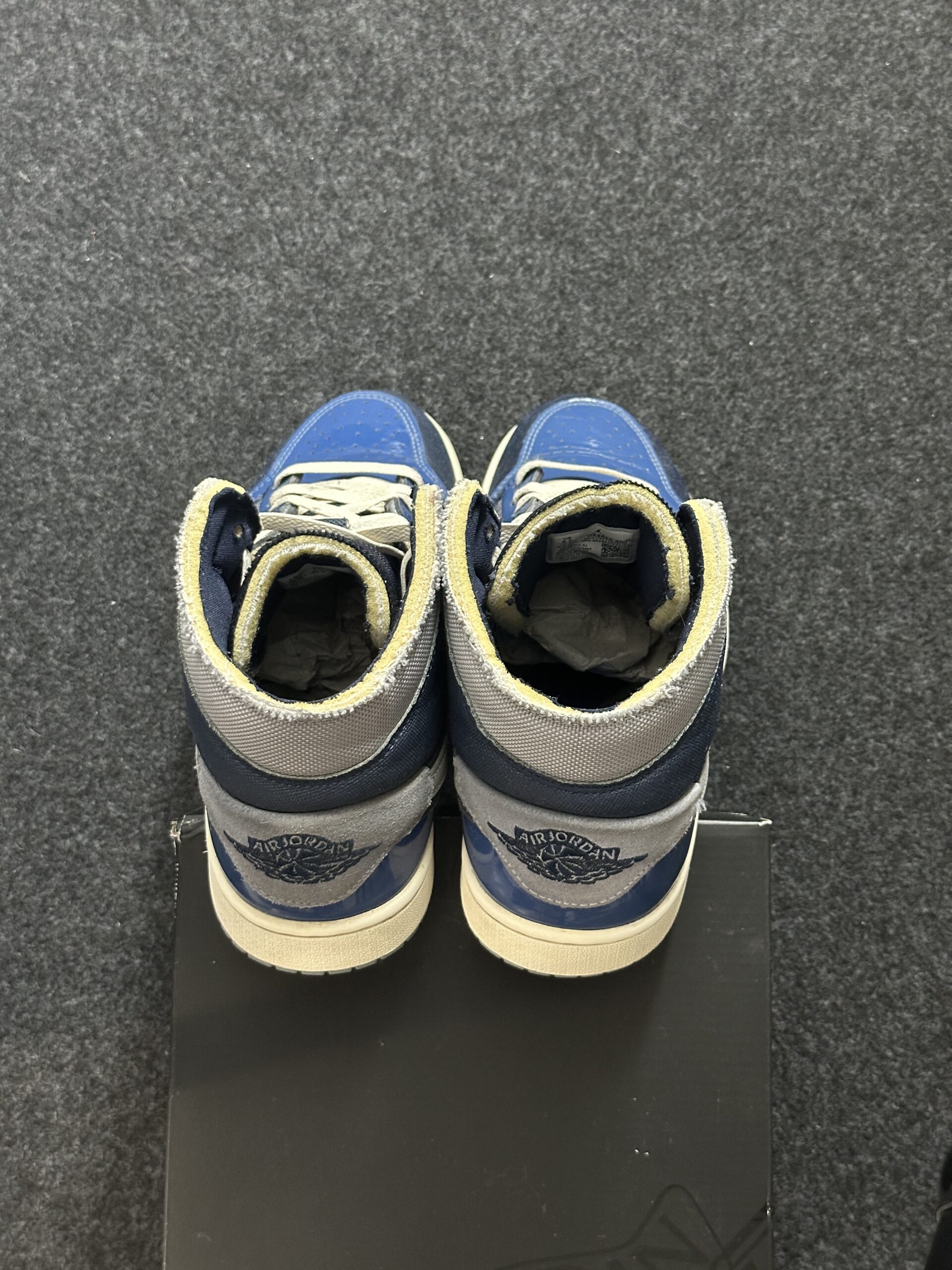 Air Jordan 1 Mid SE Craft Obsidian DR8868-400 taglia EU 42 vista tallone