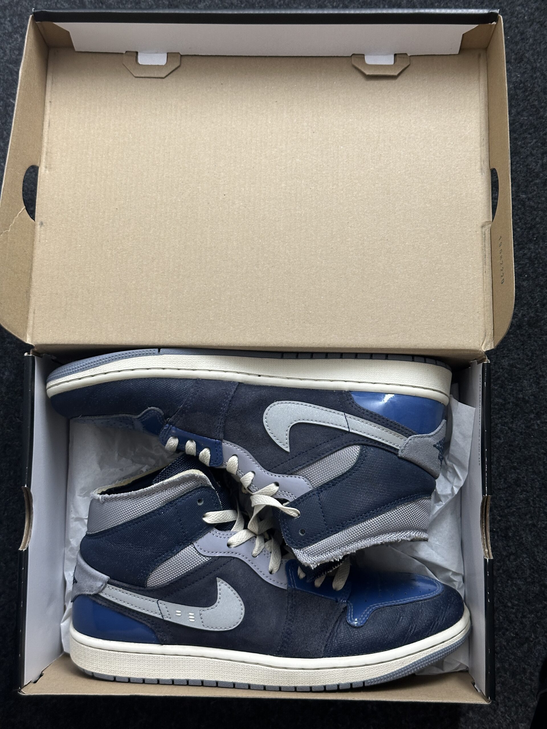 Air Jordan 1 Mid SE Craft Obsidian DR8868-400 taglia EU 42 vista intbox
