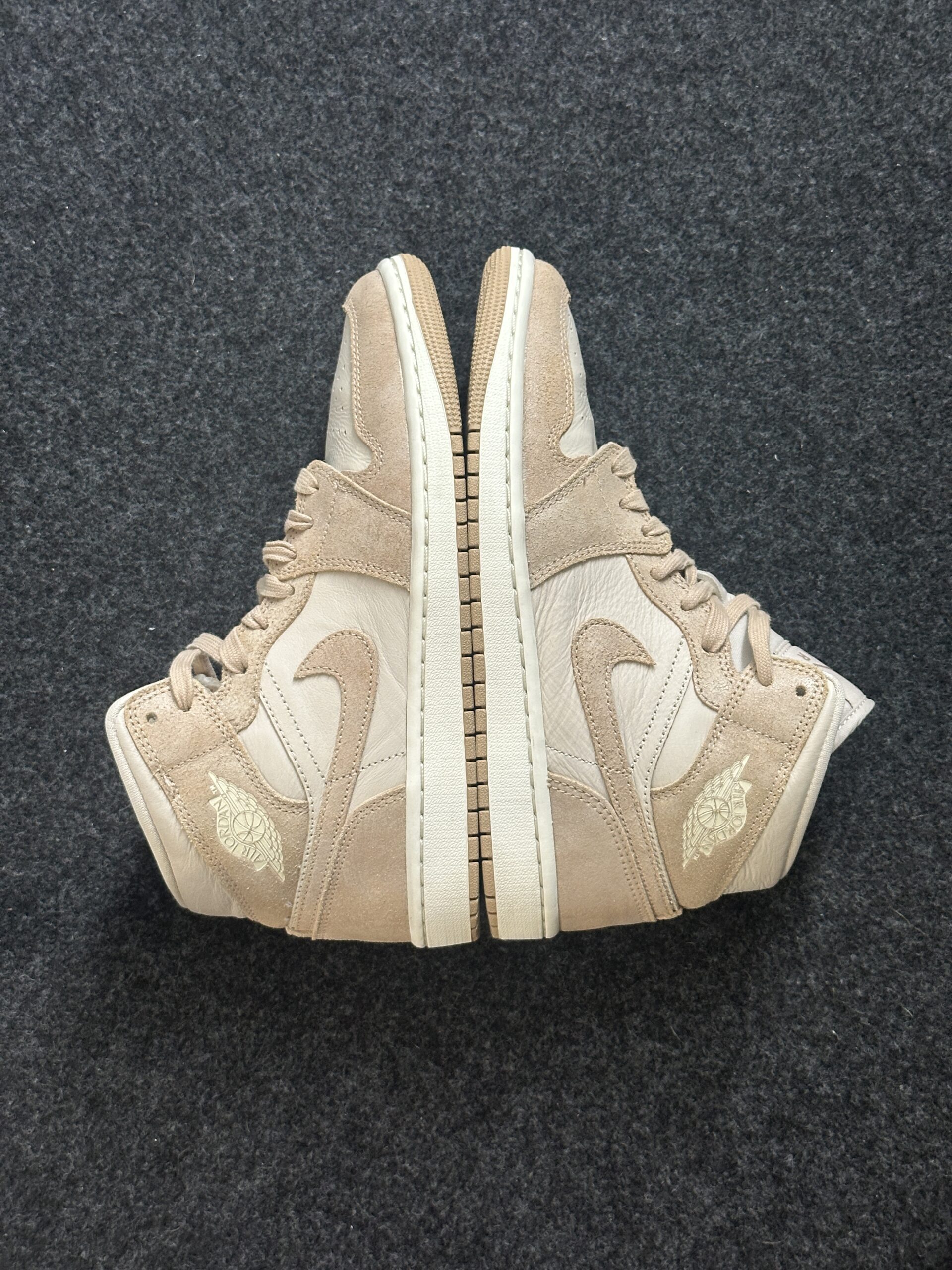 Air Jordan 1 Mid SE Legend Light Brown FJ3448-200 taglia EU 39 vista esterna