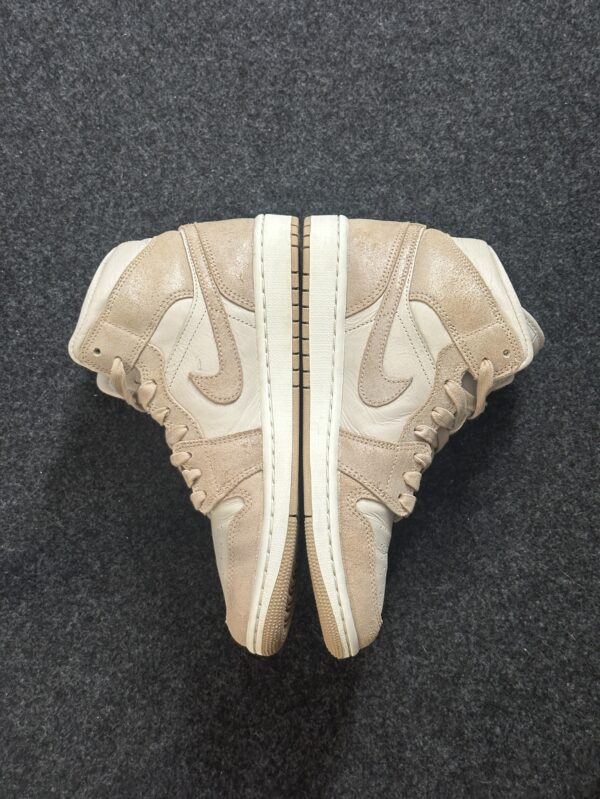 Air Jordan 1 Mid SE Legend Light Brown FJ3448-200 taglia EU 39 vista interna