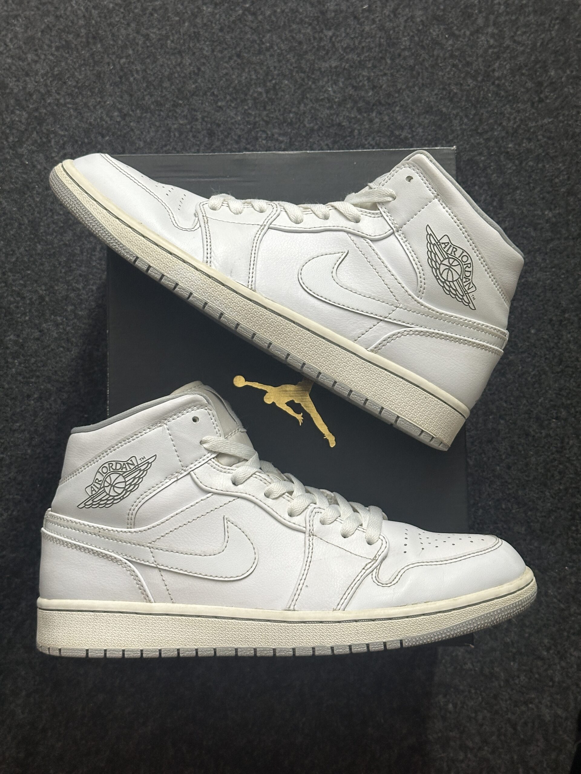 Air Jordan 1 Mid White Wolf Grey 554724-112 taglia EU 42.5 vista principale