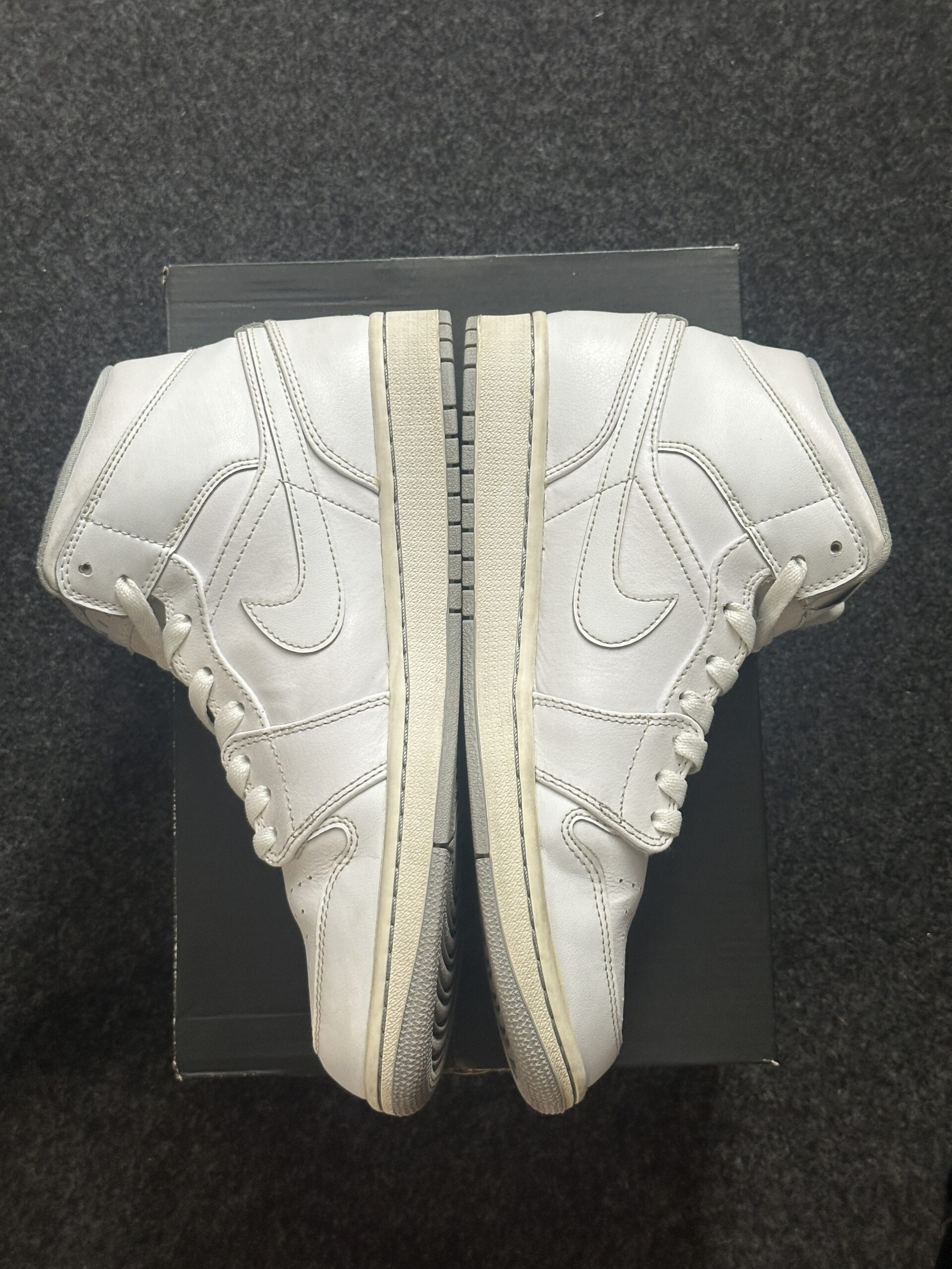 Air Jordan 1 Mid White Wolf Grey 554724-112 taglia EU 42.5 vista interna