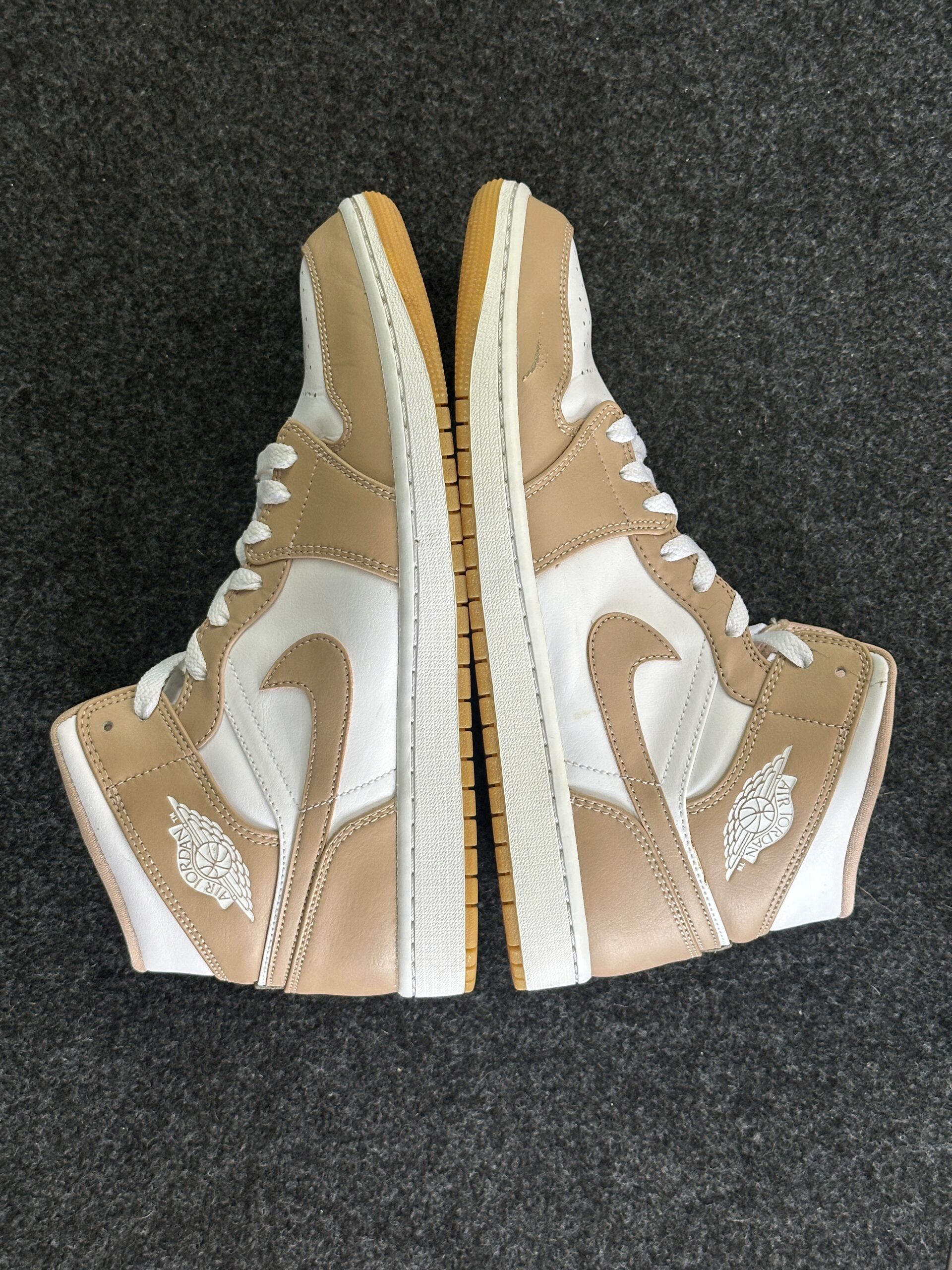 Air Jordan 1 Mid Tan Gum 554724-271 taglia EU 45 vista esterna