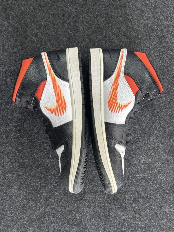 Air Jordan 1 Mid Zig Zag Swoosh DN4929-100 taglia EU 44.5 vista interna