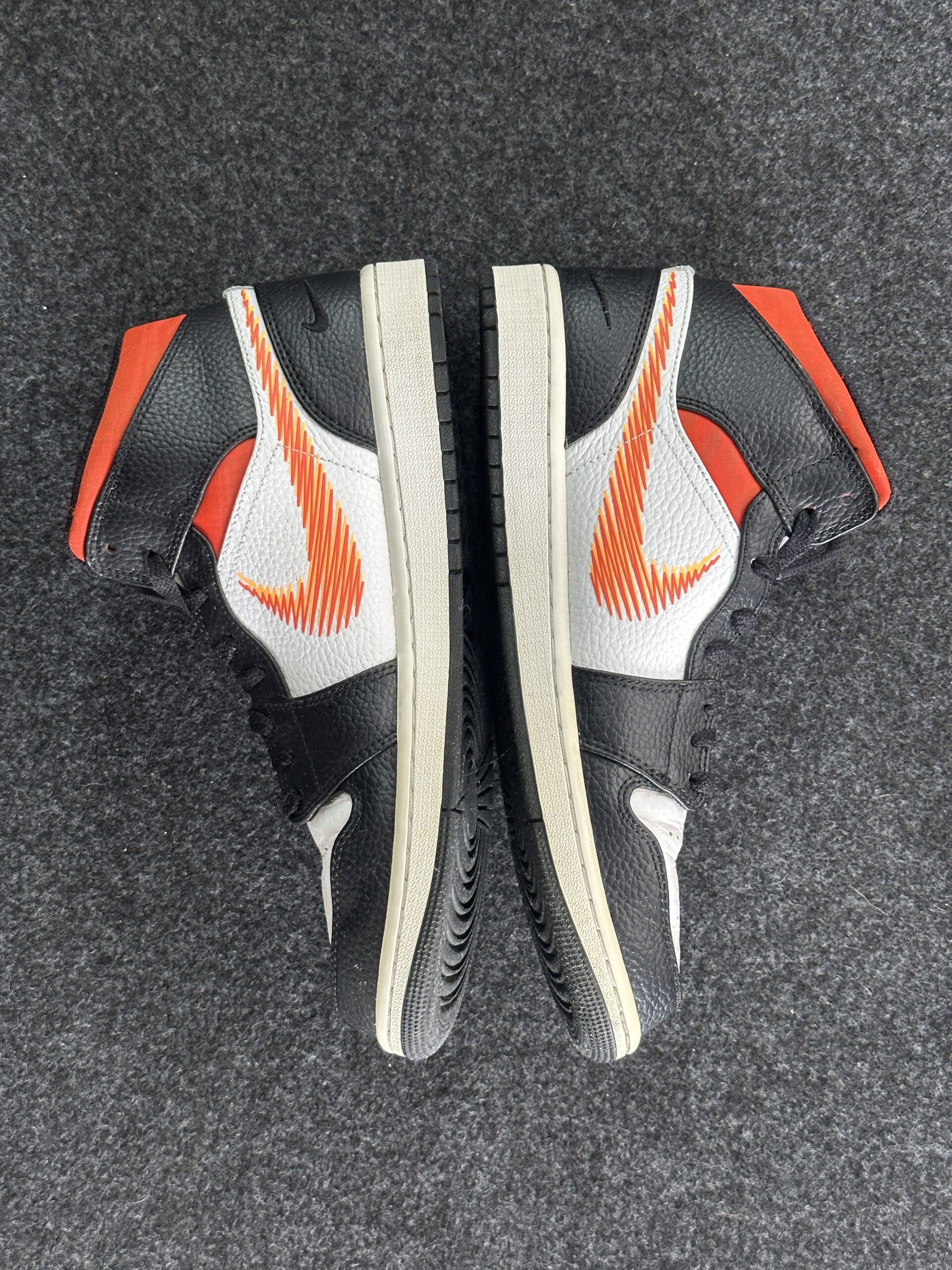 Air Jordan 1 Mid Zig Zag Swoosh DN4929-100 taglia EU 44.5 vista interna
