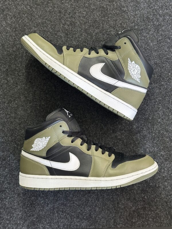 Air Jordan 1 Mid Black White Olive DQ8426-092 taglia EU 42.5 vista principale