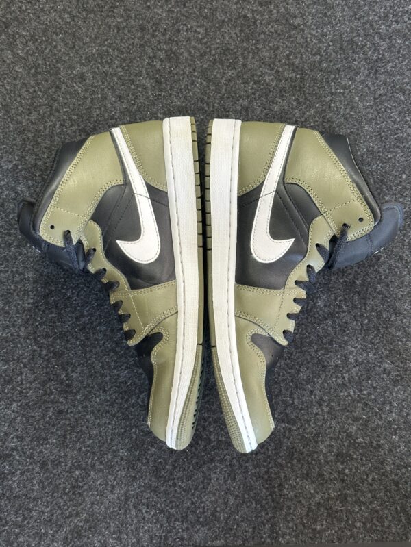 Air Jordan 1 Mid Black White Olive DQ8426-092 taglia EU 42.5 vista interna