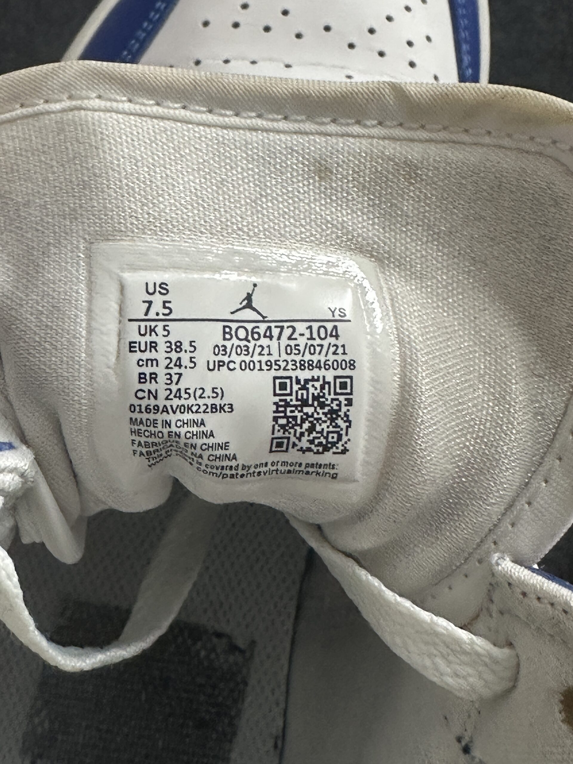 Air Jordan 1 Mid Kentucky Blue BQ6472-104 taglia EU 38.5 vista label