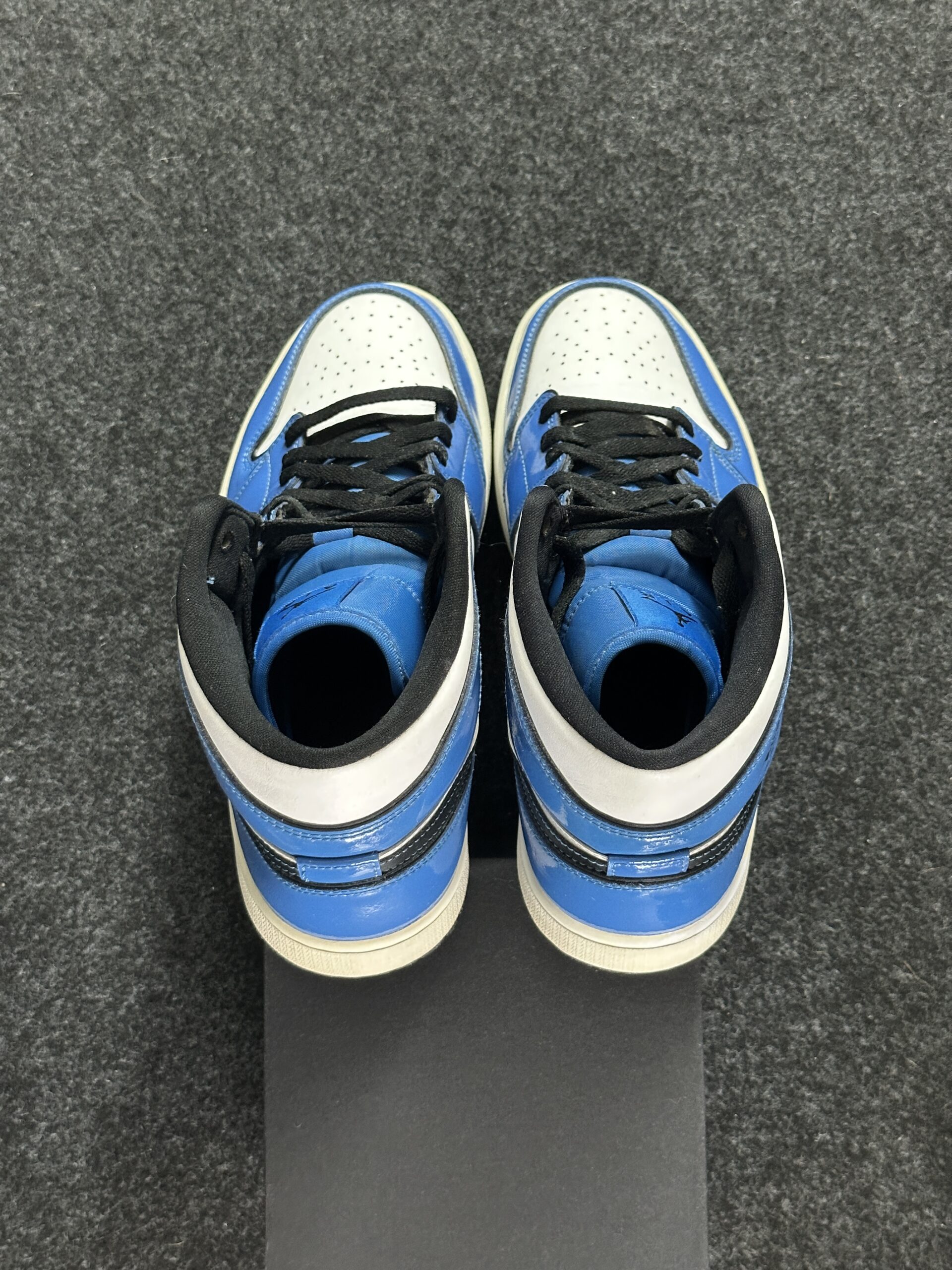 Air Jordan 1 Mid SE Signal Blue DD6834-402 taglia EU 43 vista tallone