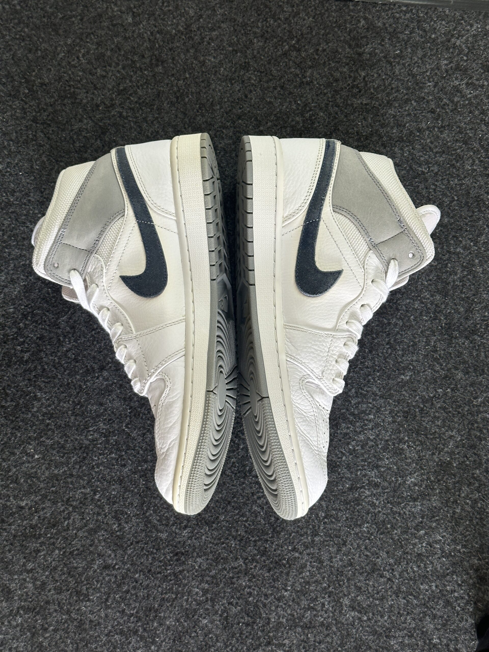 Air Jordan 1 Mid Paris DR8038-100 taglia EU 45 vista interna