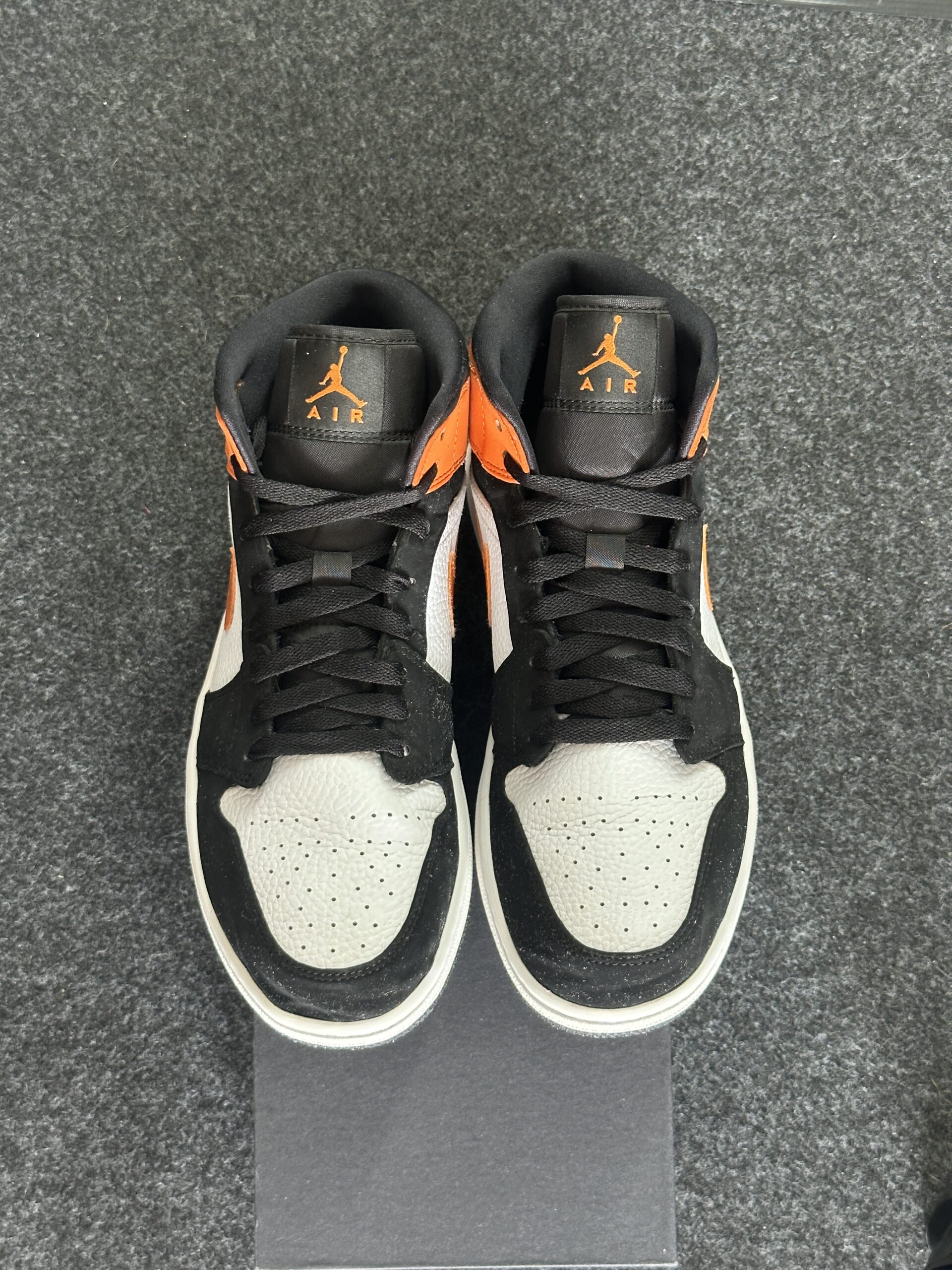 Air Jordan 1 Mid Shattered Backboard 554724-058 taglia EU 44 vista punta
